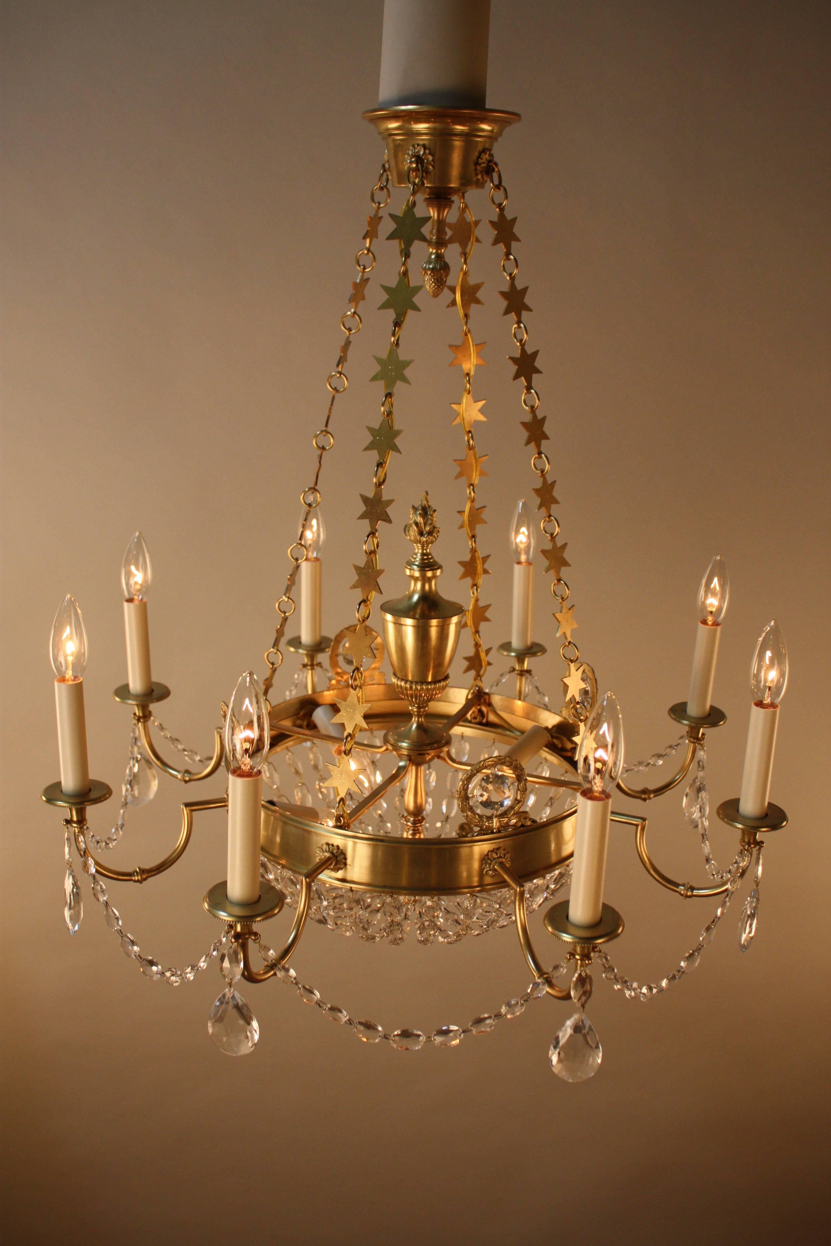 French Early 20th Century Crystal and Bronze Chandelier 4