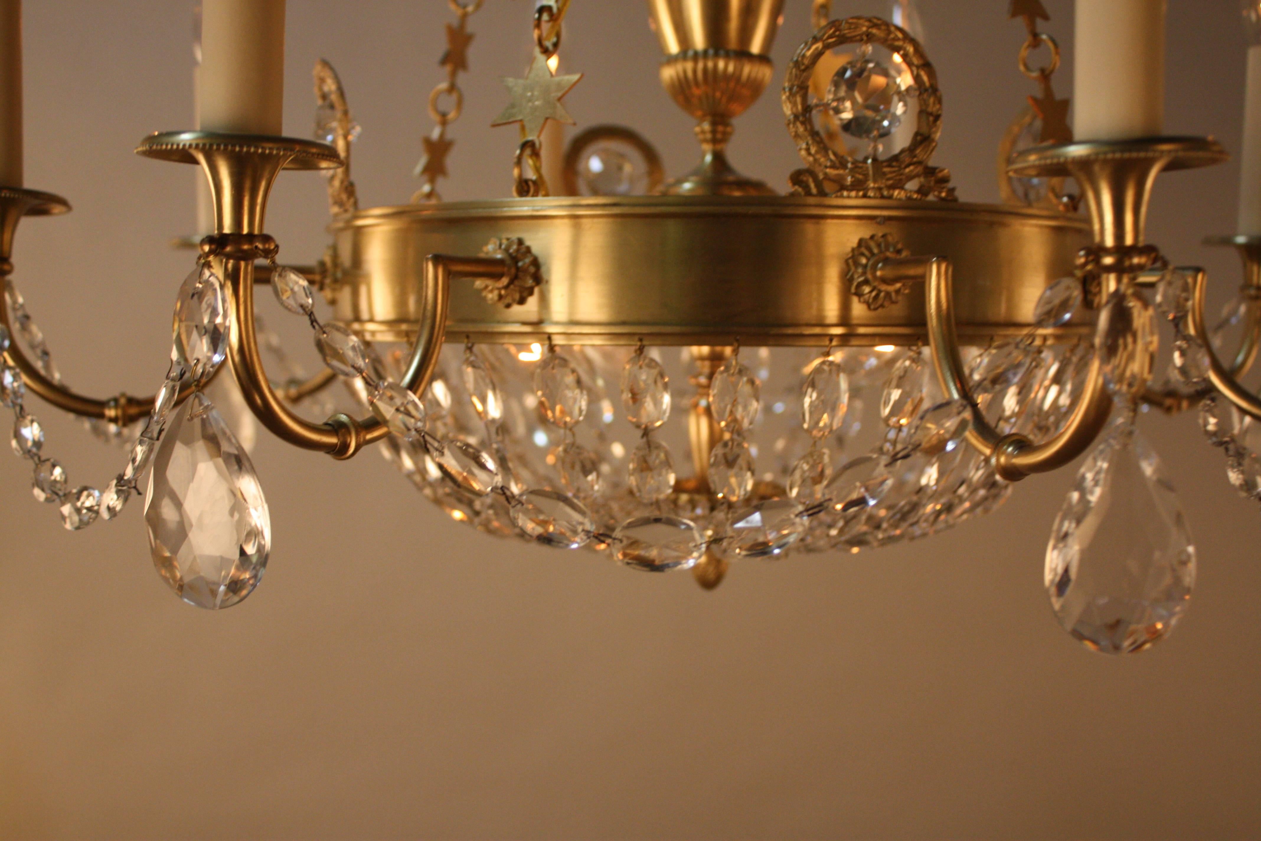 French Early 20th Century Crystal and Bronze Chandelier In Good Condition In Fairfax, VA
