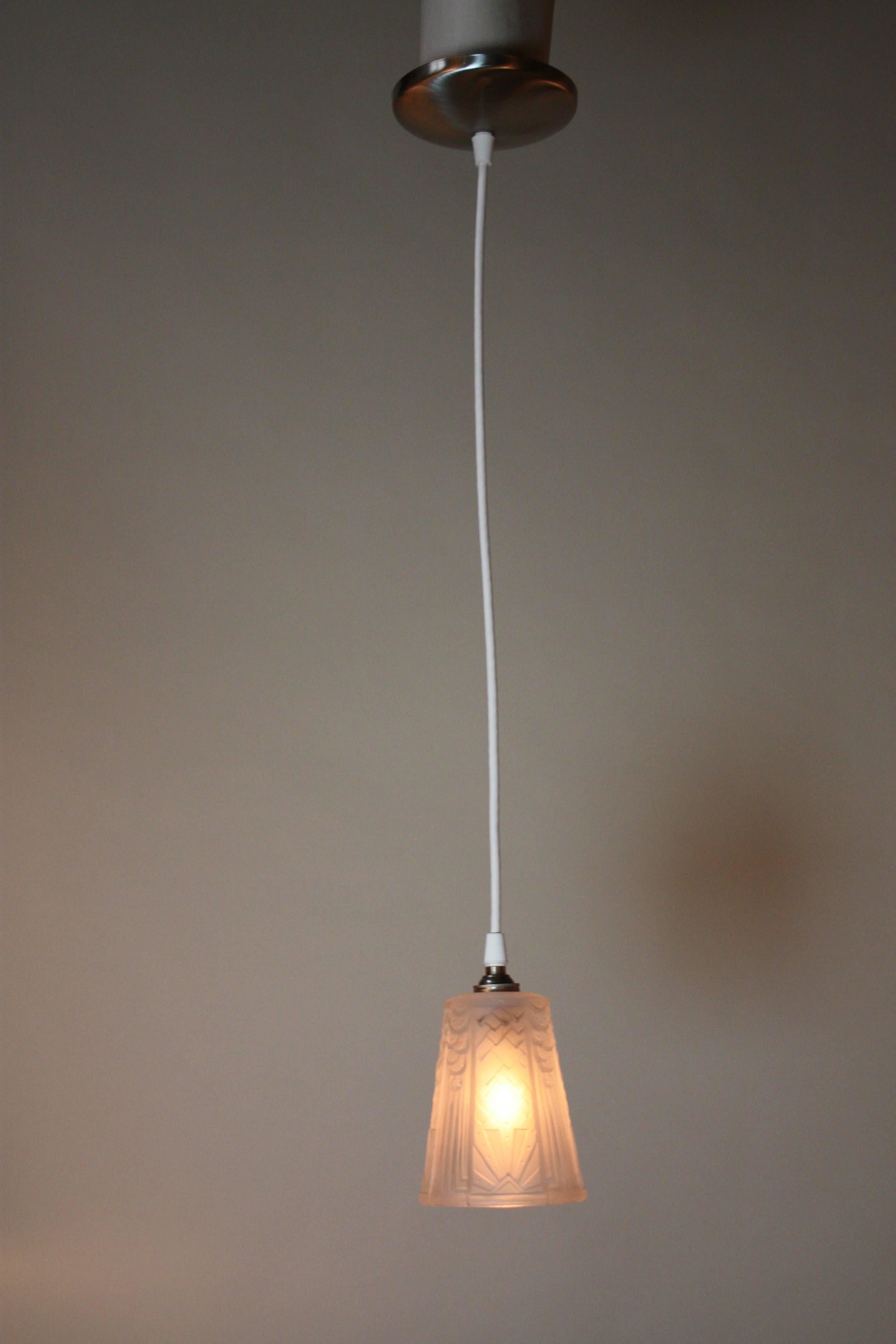 Mid-20th Century Set of Three Art Deco Glass Shade Pendant Light by Muller Freres