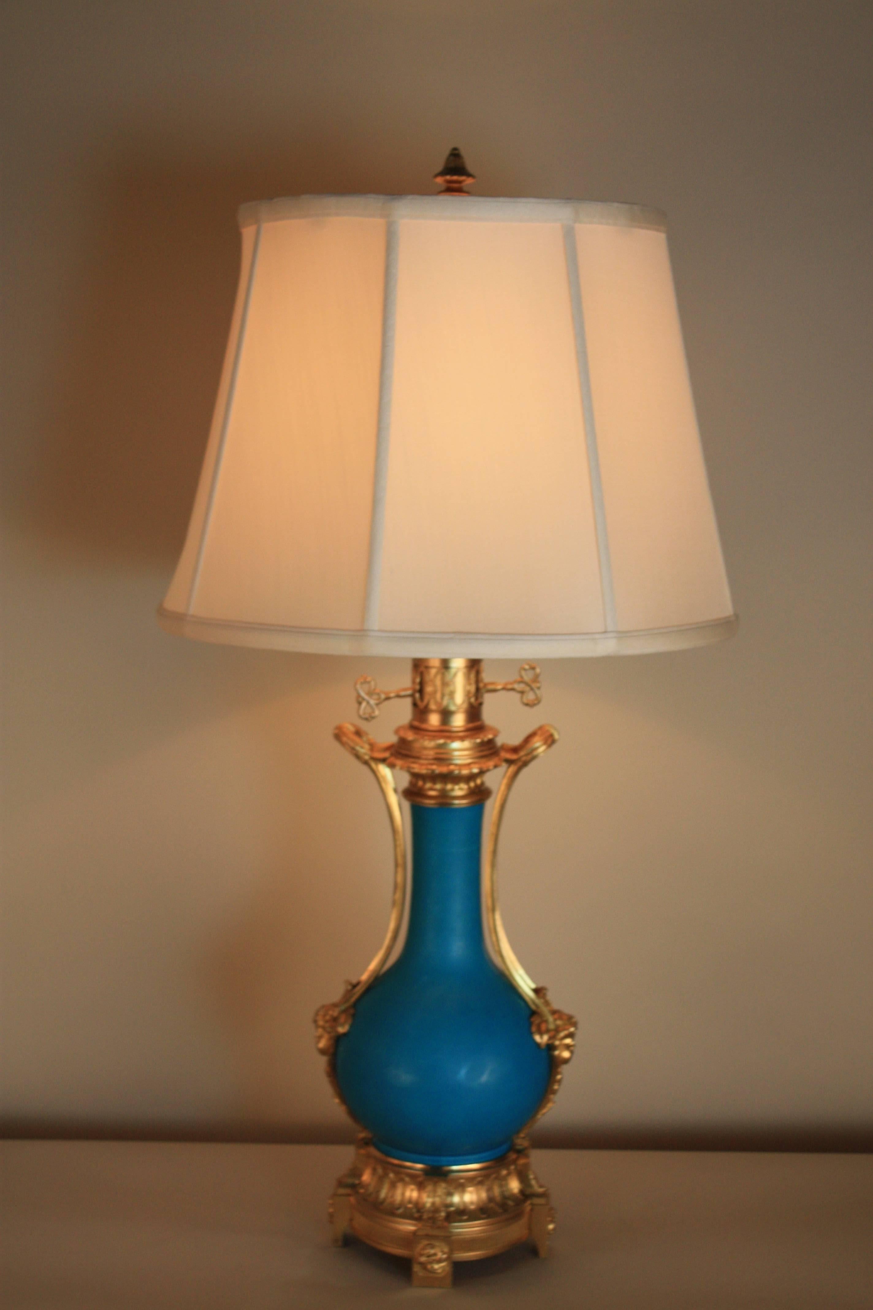 19th Century French Porcelain and Bronze Table Lamp 3