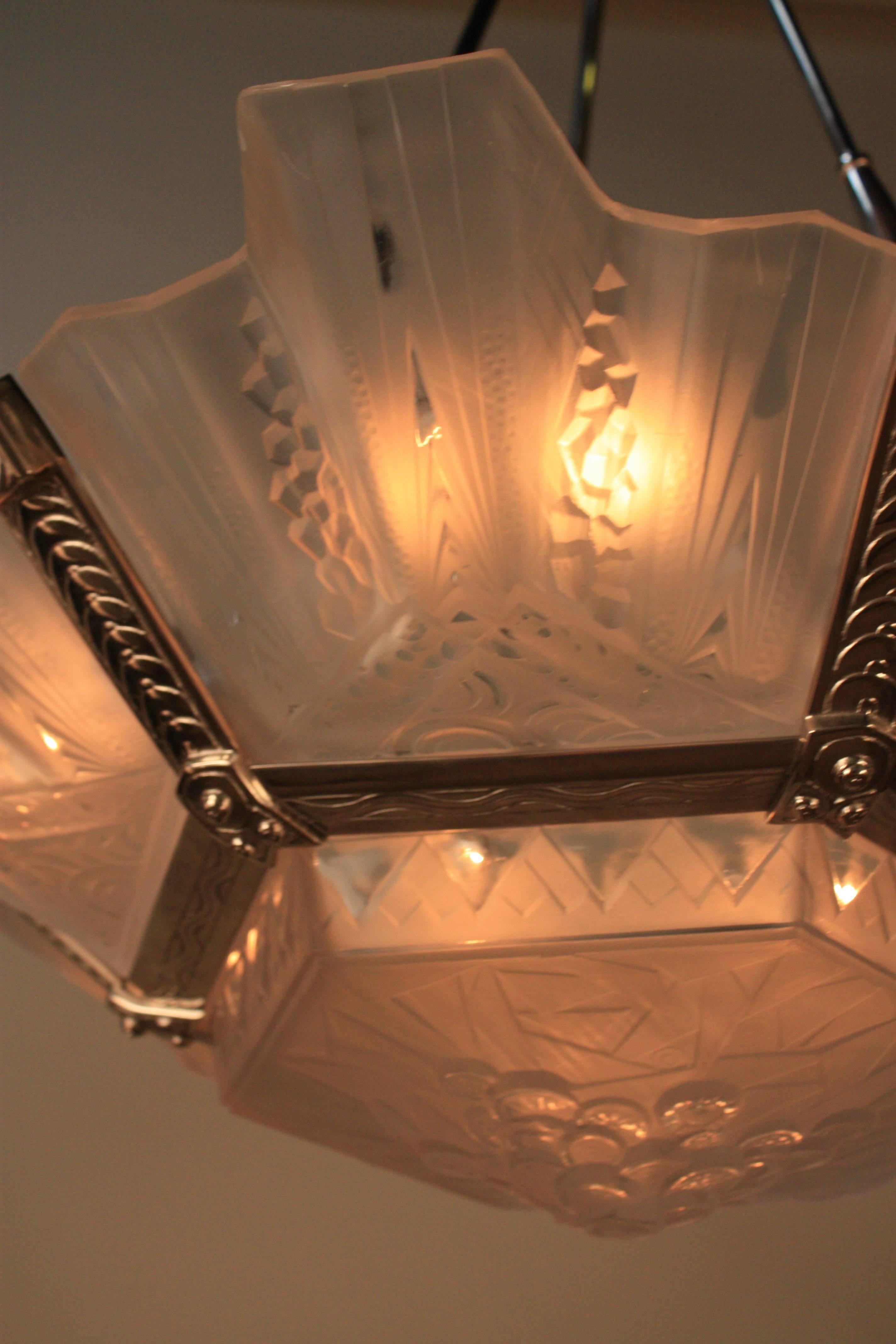 Magnificent French Art Deco Chandelier by Muller Freres 3