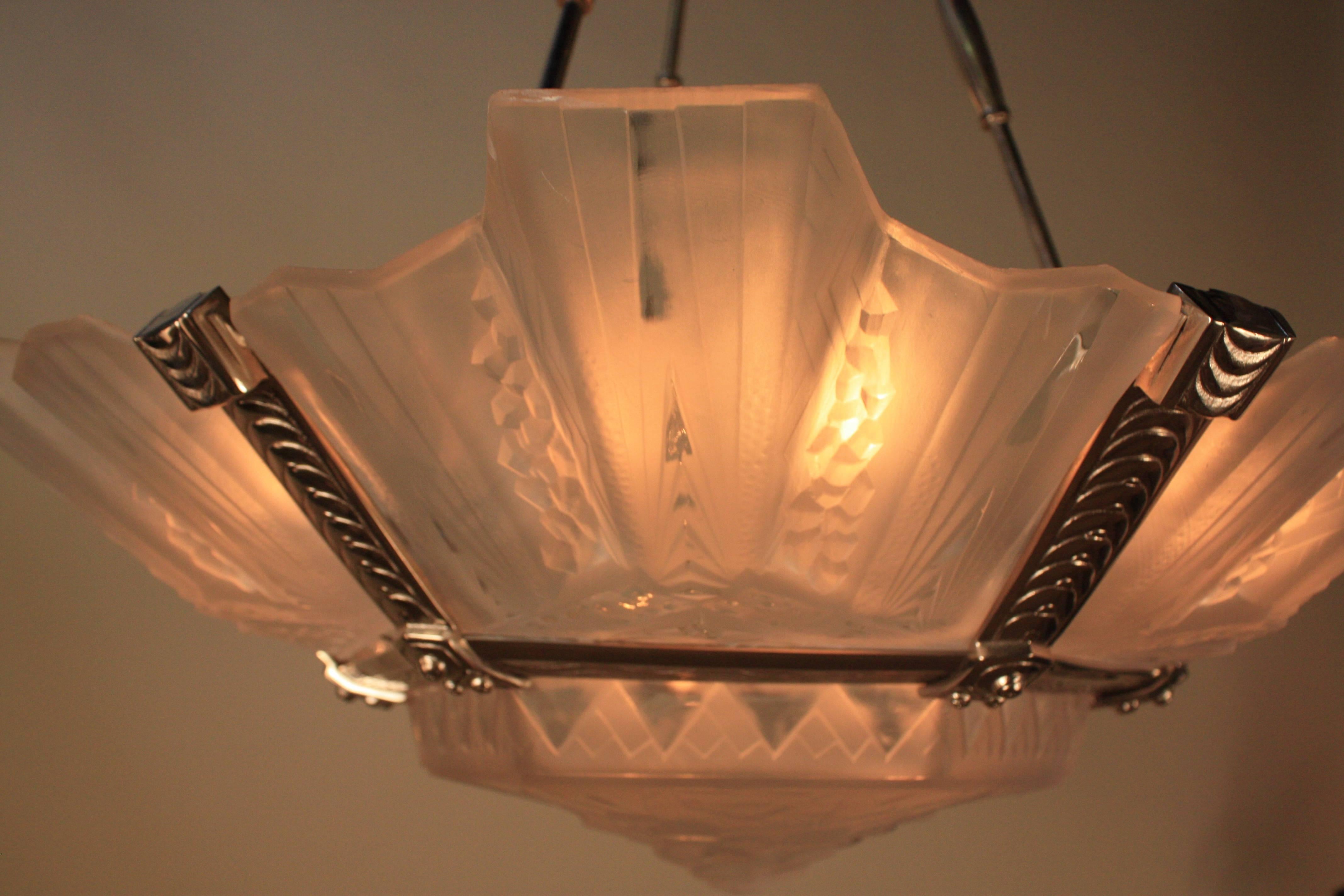 Magnificent French Art Deco Chandelier by Muller Freres In Good Condition In Fairfax, VA