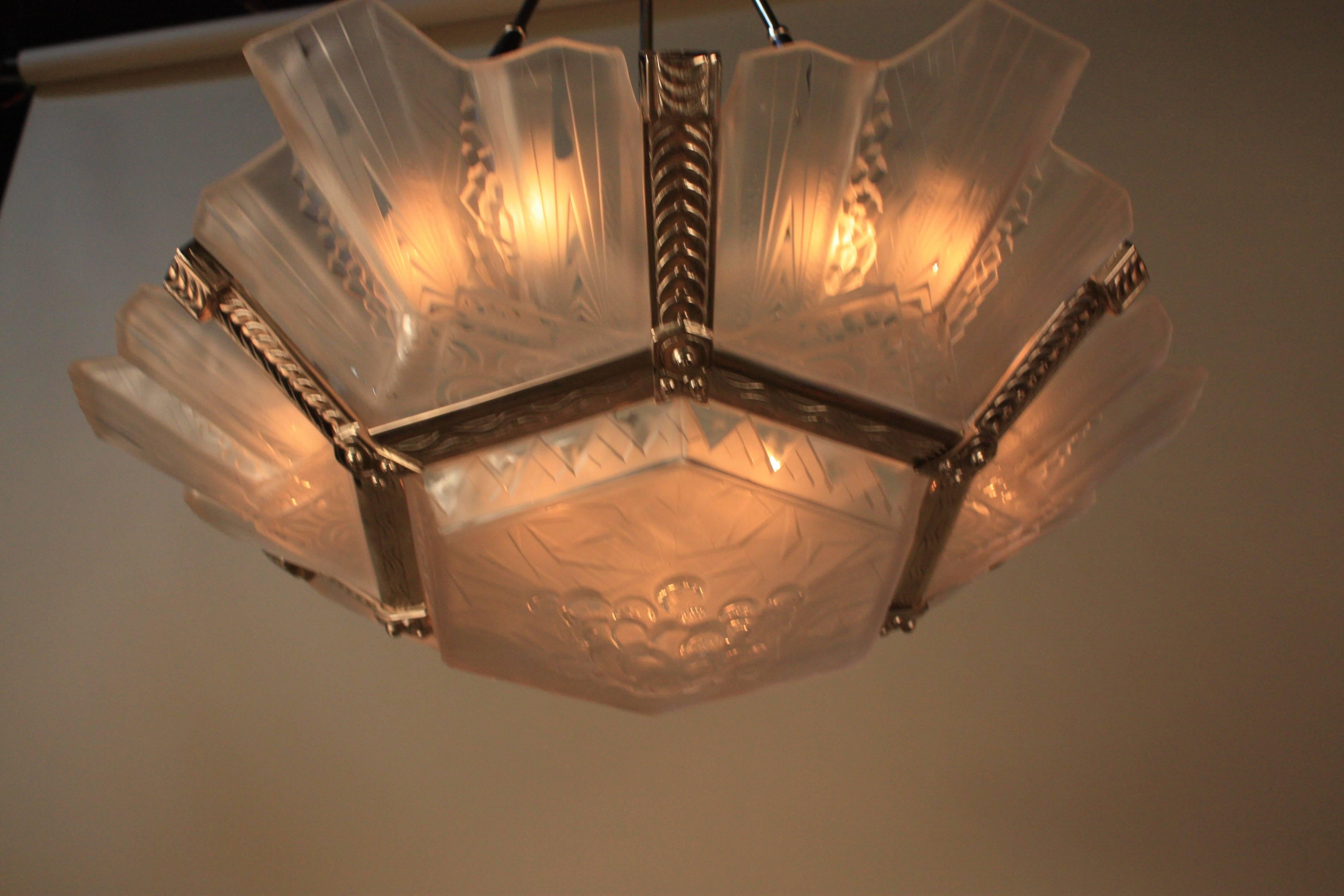 Magnificent French Art Deco Chandelier by Muller Freres 2