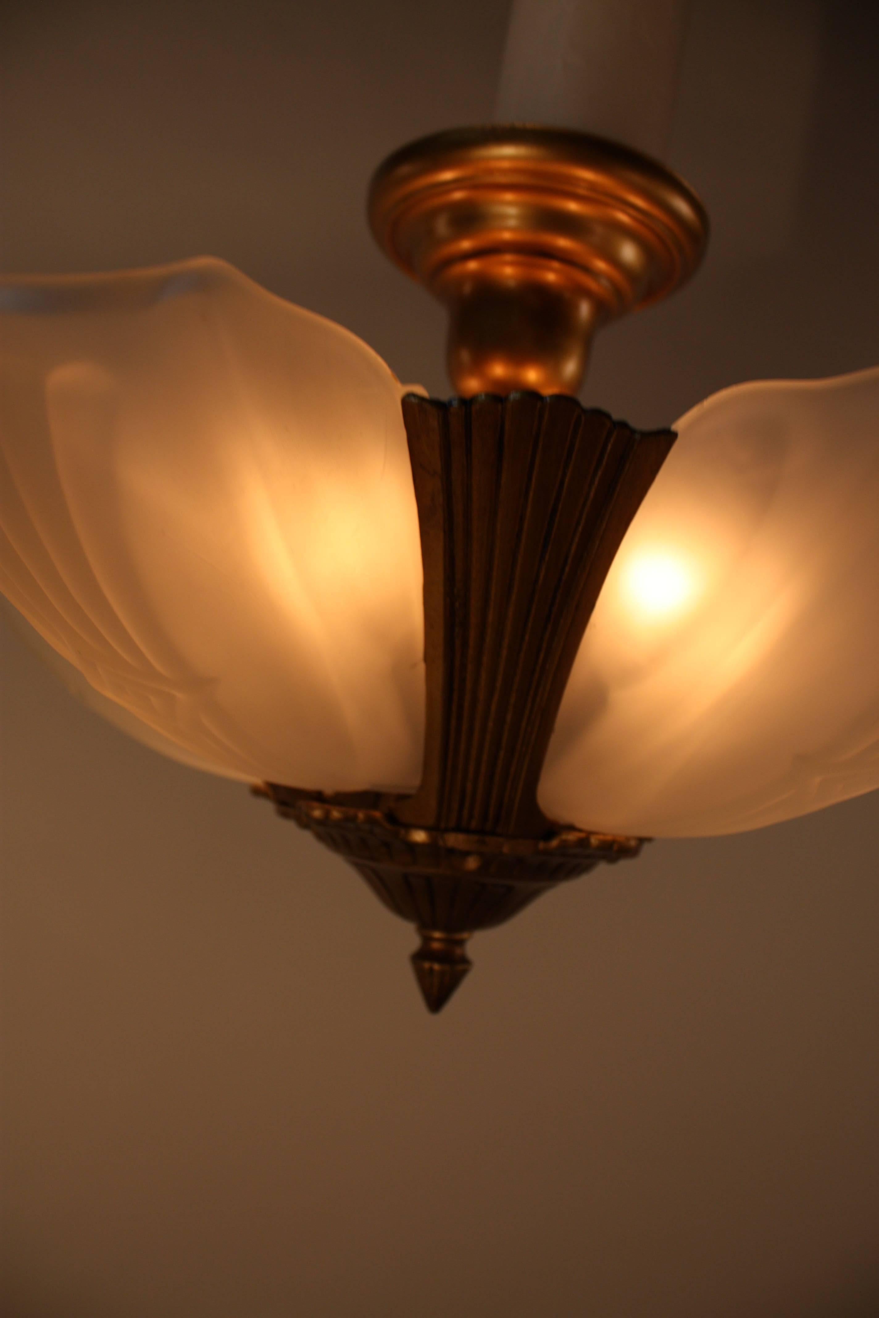 Art déco American Flush Mount Art Deco Chandelier par Puritan