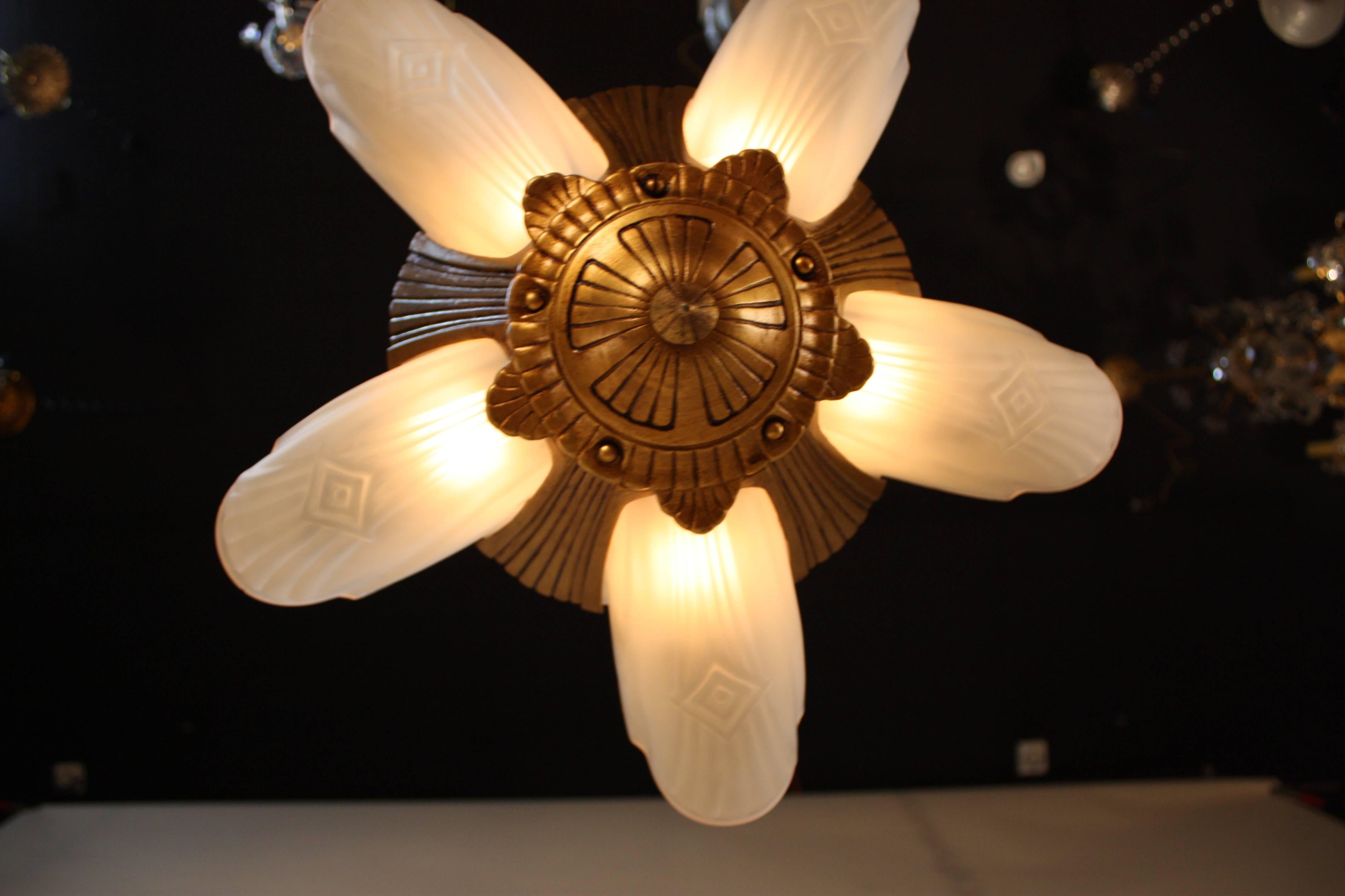 Début du 20ème siècle American Flush Mount Art Deco Chandelier par Puritan