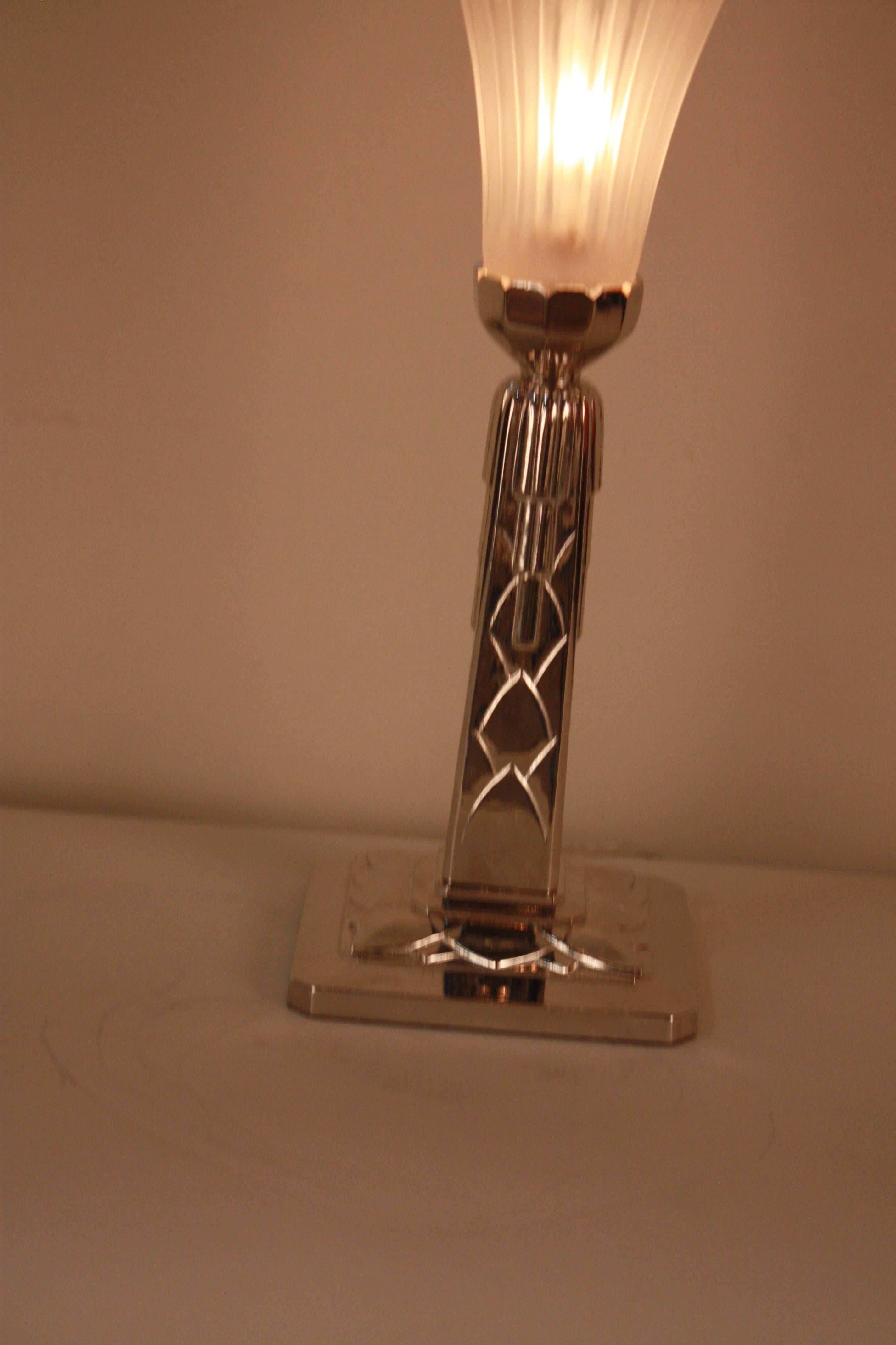 French Art Deco Nickel and Glass Table Lamp In Good Condition In Fairfax, VA