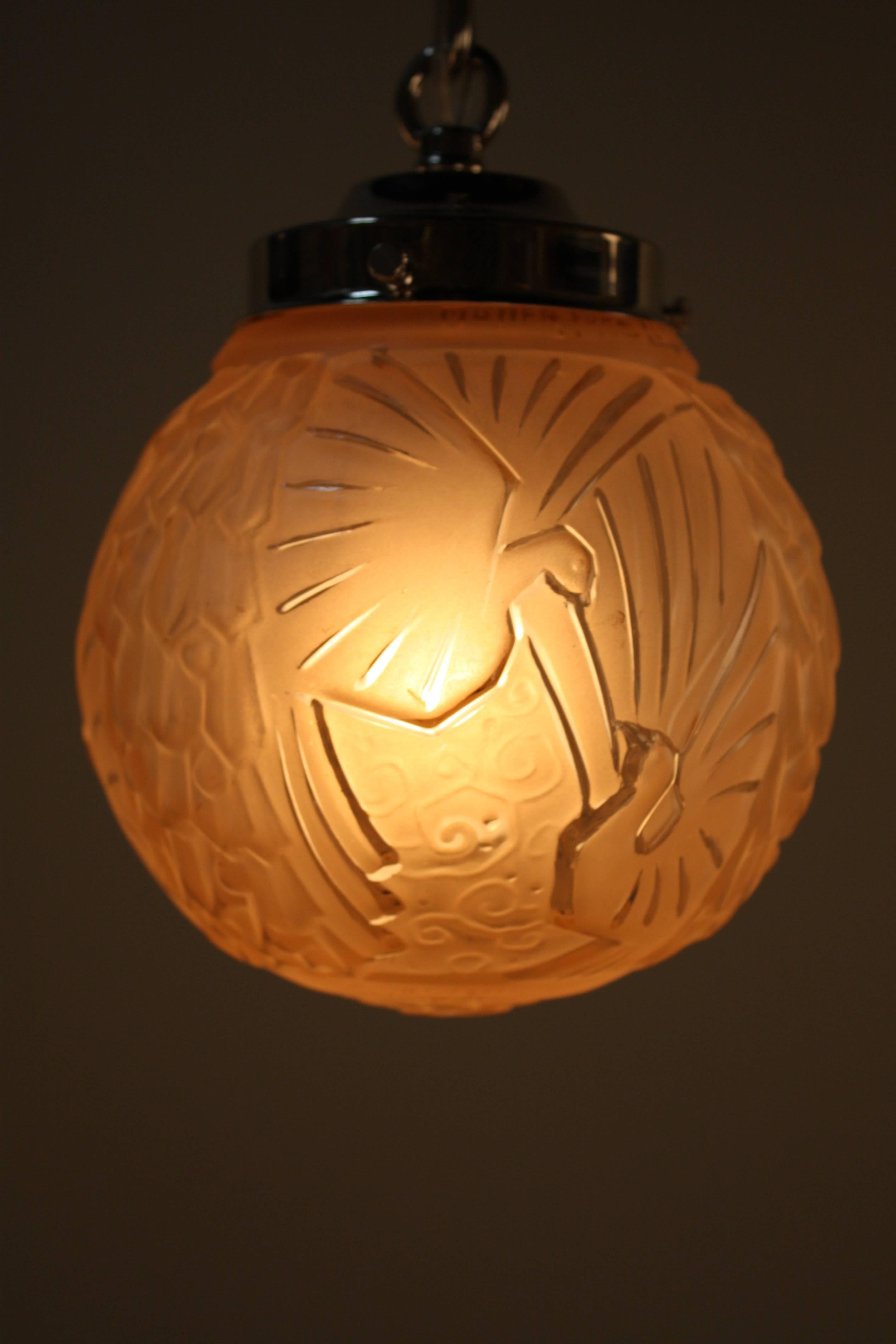 Set of Three French Art Deco Pendant Light by Muller Freres In Good Condition In Fairfax, VA
