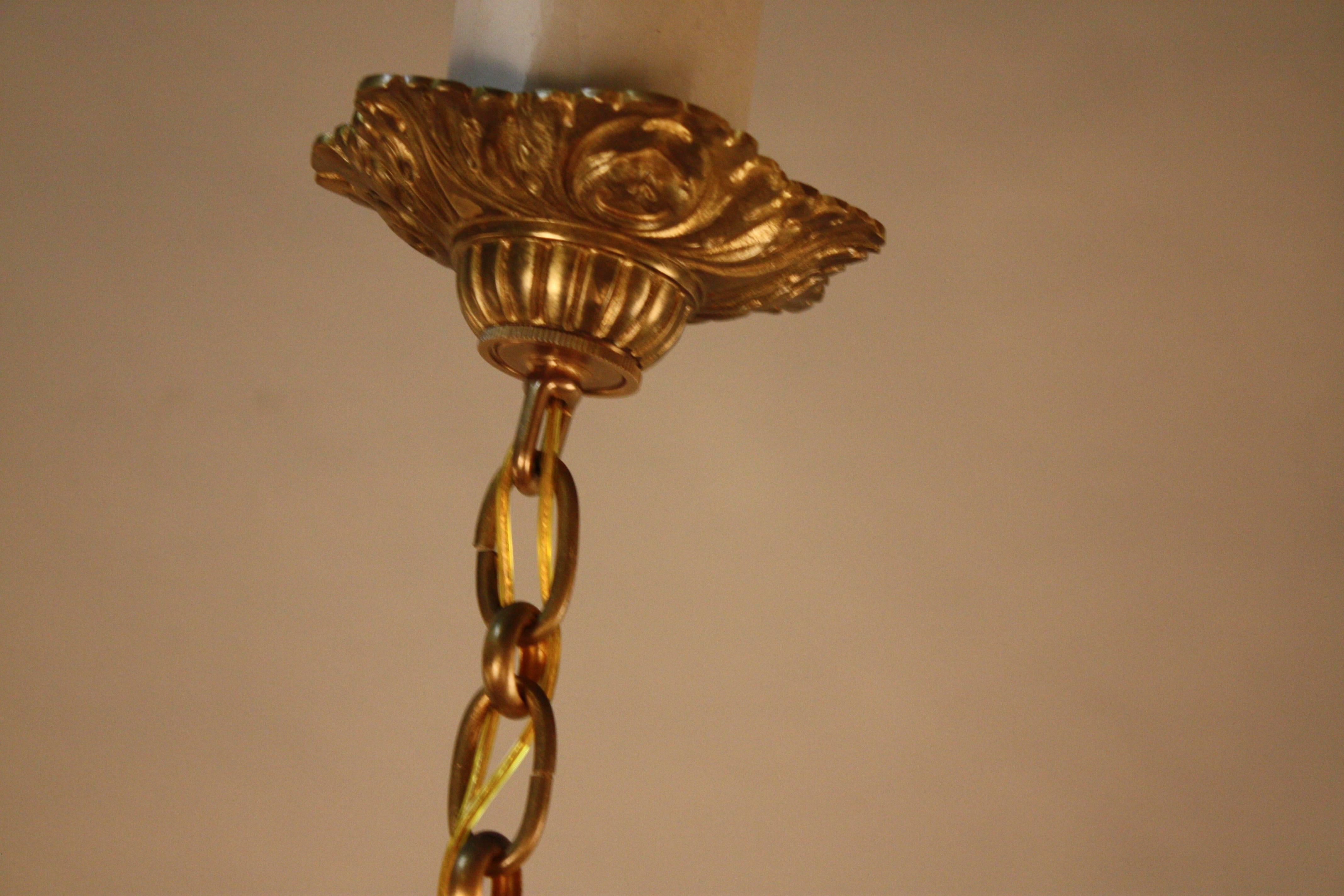 French Early 20th Century Crystal and Bronze Chandelier 5