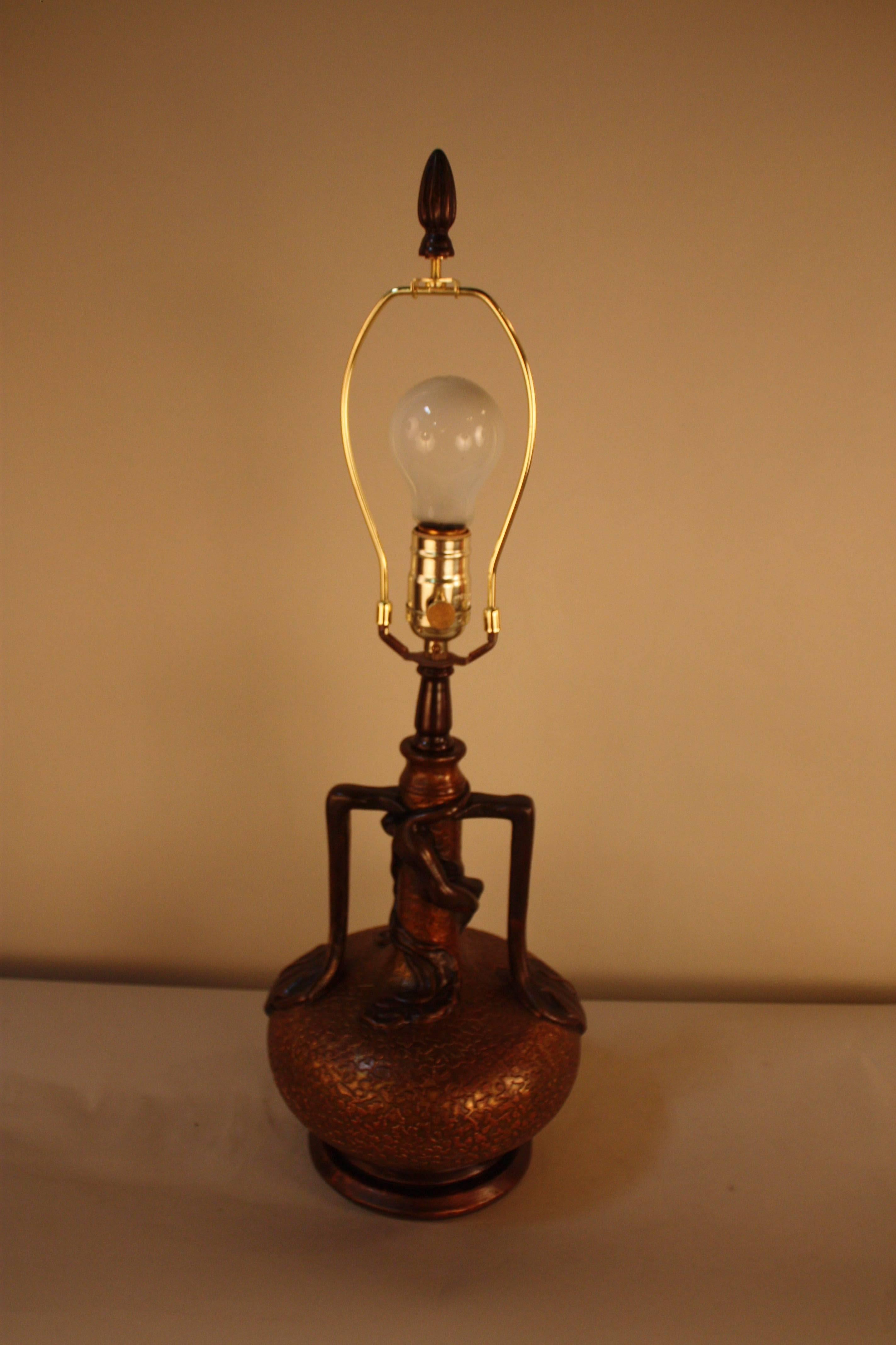 American Art Nouveau Style Table Lamp In Good Condition In Fairfax, VA