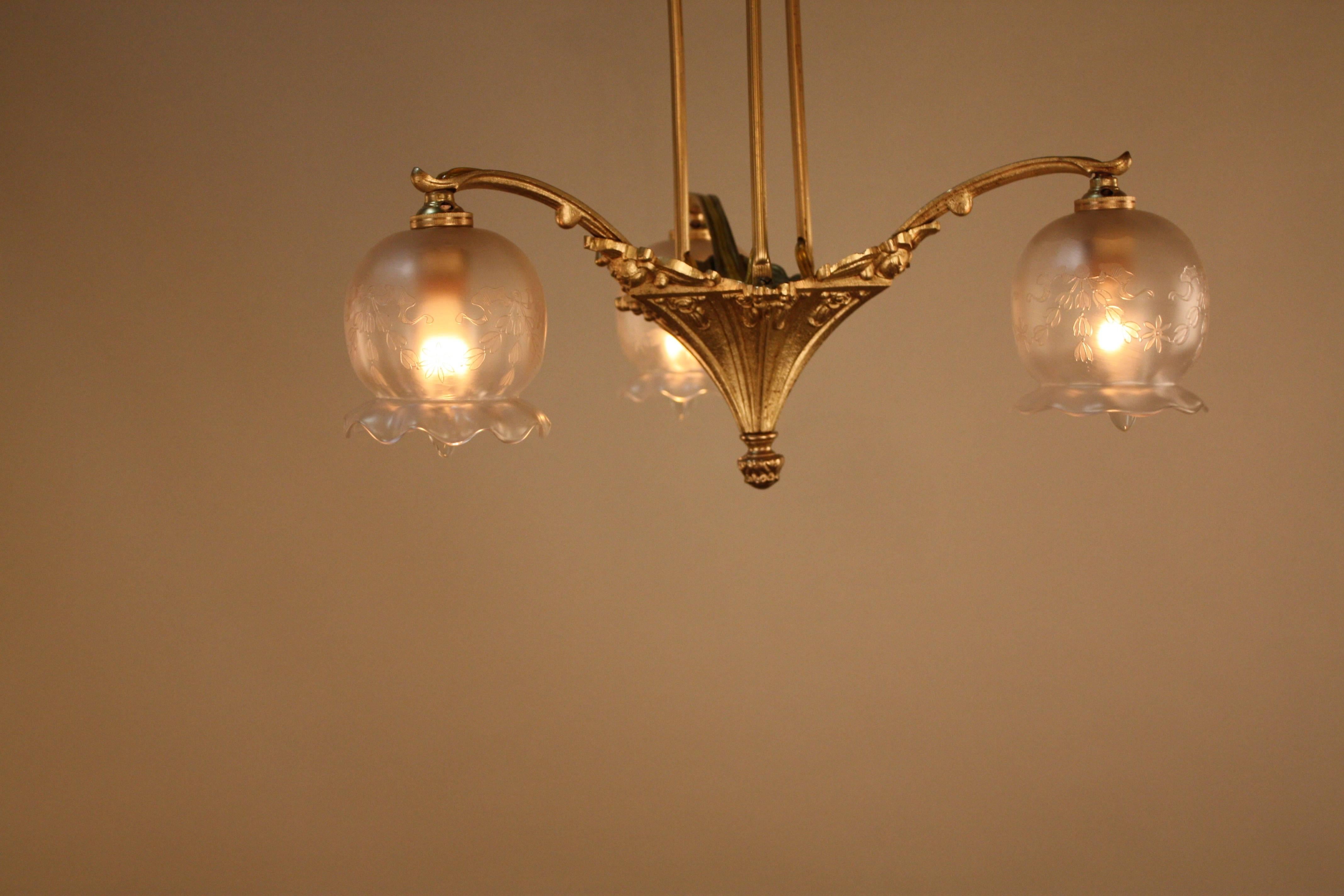 French, 1920s Bronze and Etched Glass Chandelier 4