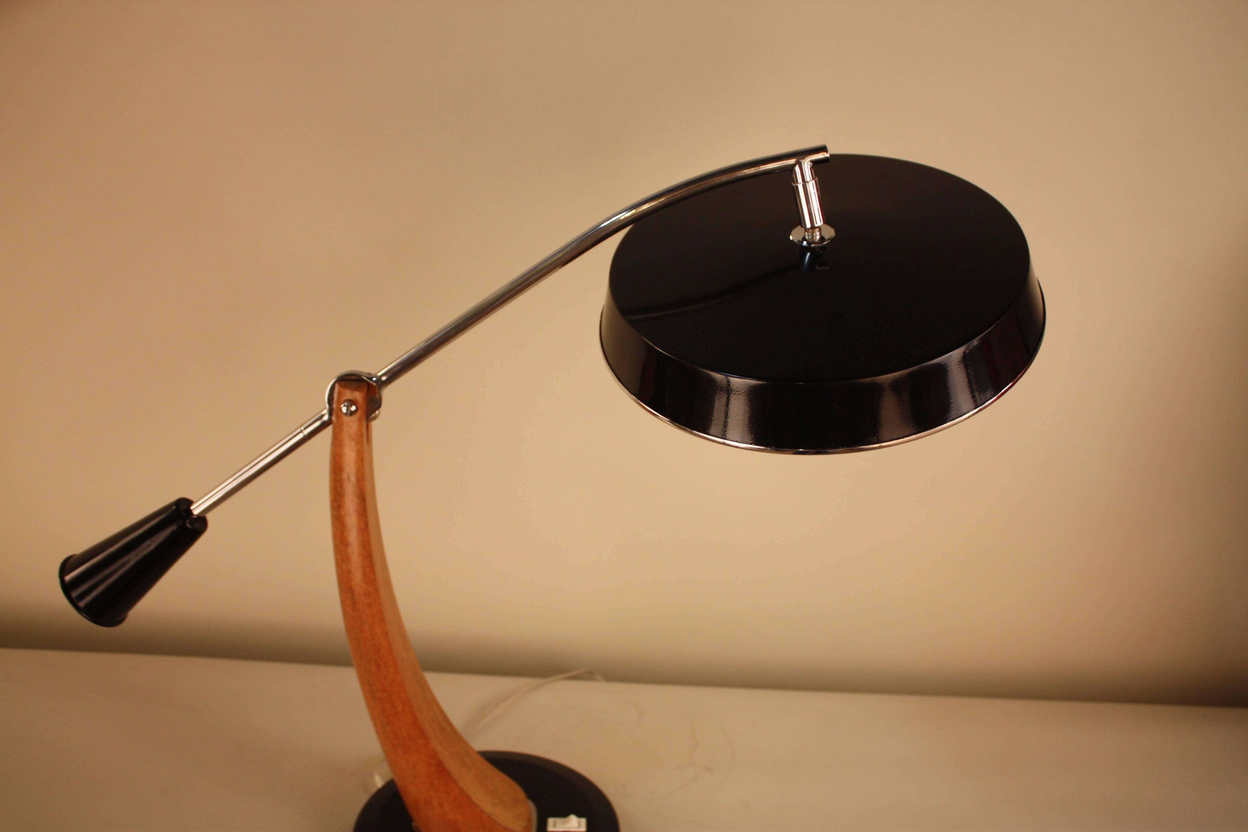 Modern Spanish Fase Adjustable Arm Desk Lamp