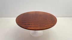 Round one and a half meter table with tulip base