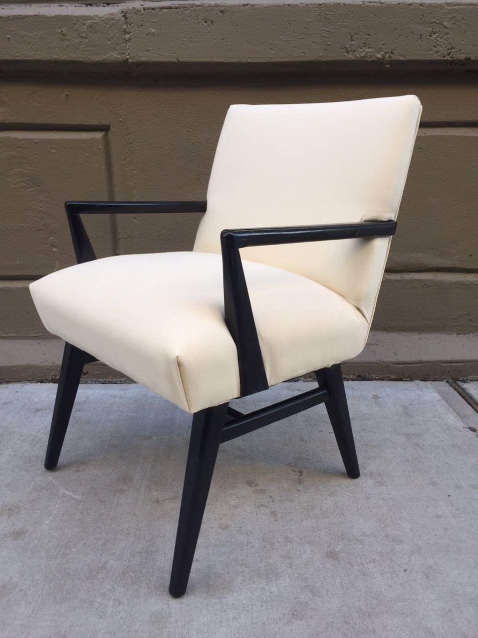 Pair of Jens Risom Armchairs In Good Condition For Sale In New York, NY