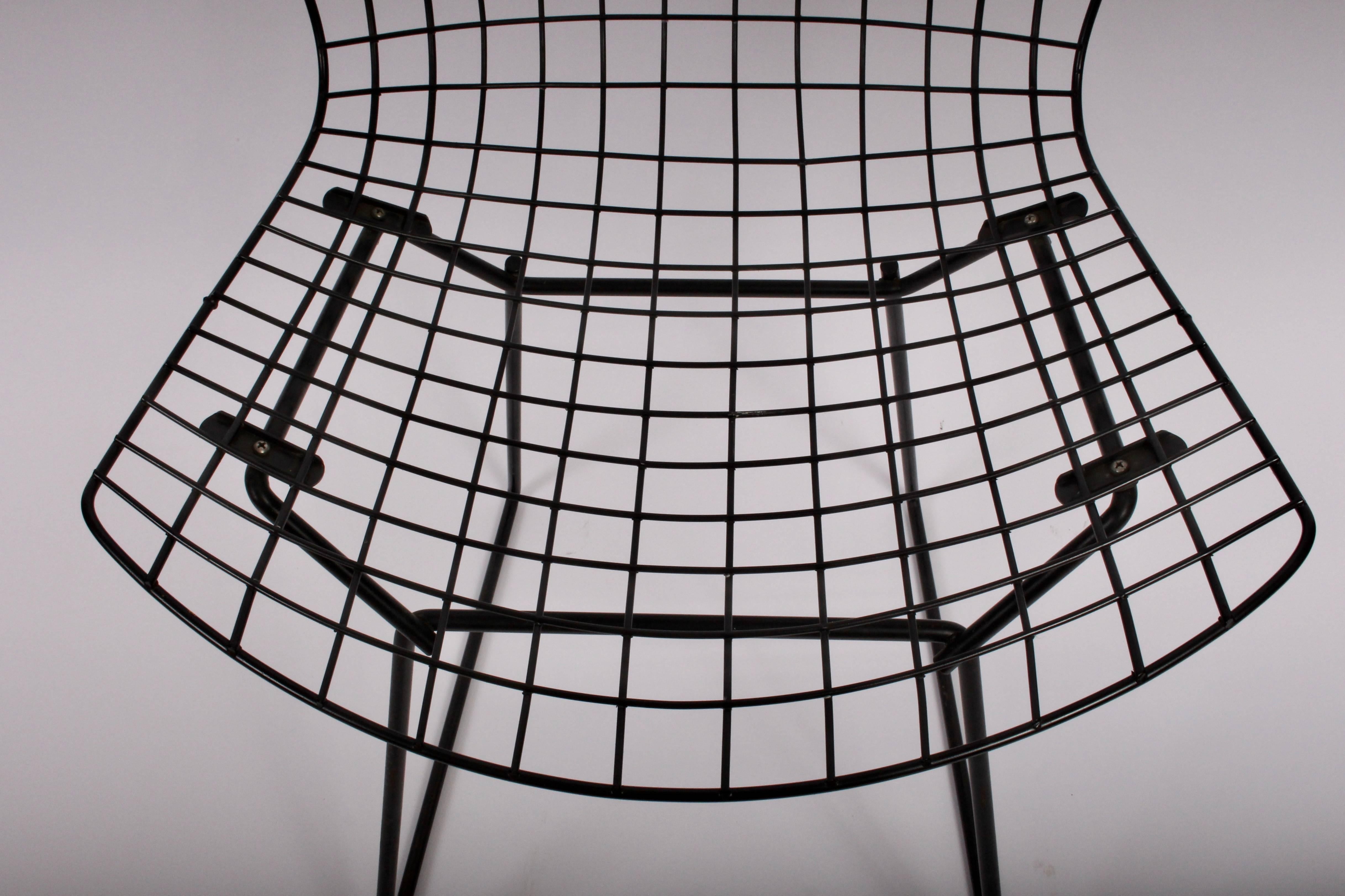 American Set of Four Original Harry Bertoia for Knoll Black Wire Side Chairs, circa 1960