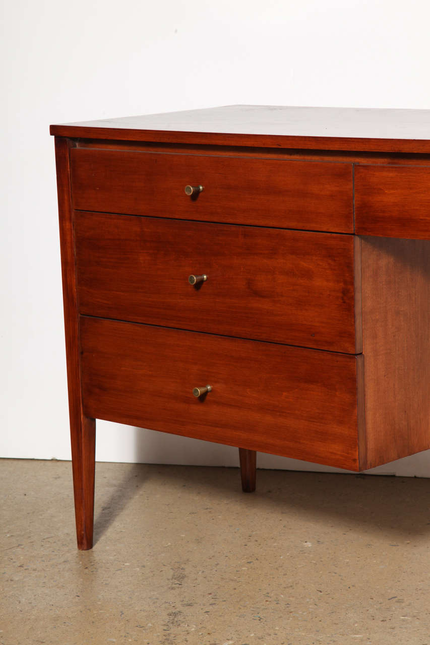 Paul McCobb Planner Group for Winchendon Four-Drawer Desk, 1950s In Good Condition In Bainbridge, NY