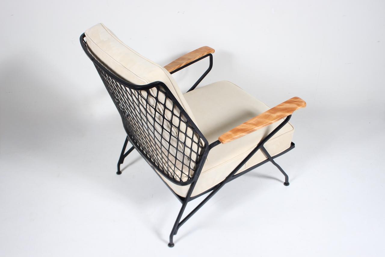 Milieu du XXe siècle Maurizio Tempestini pour John Salterini Chaise longue en fer, érable et cuir, années 1950 en vente