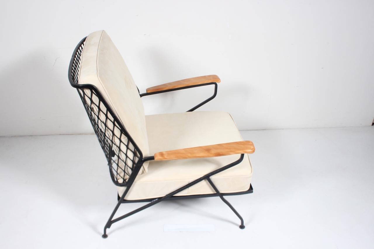 Fer Maurizio Tempestini pour John Salterini Chaise longue en fer, érable et cuir, années 1950 en vente