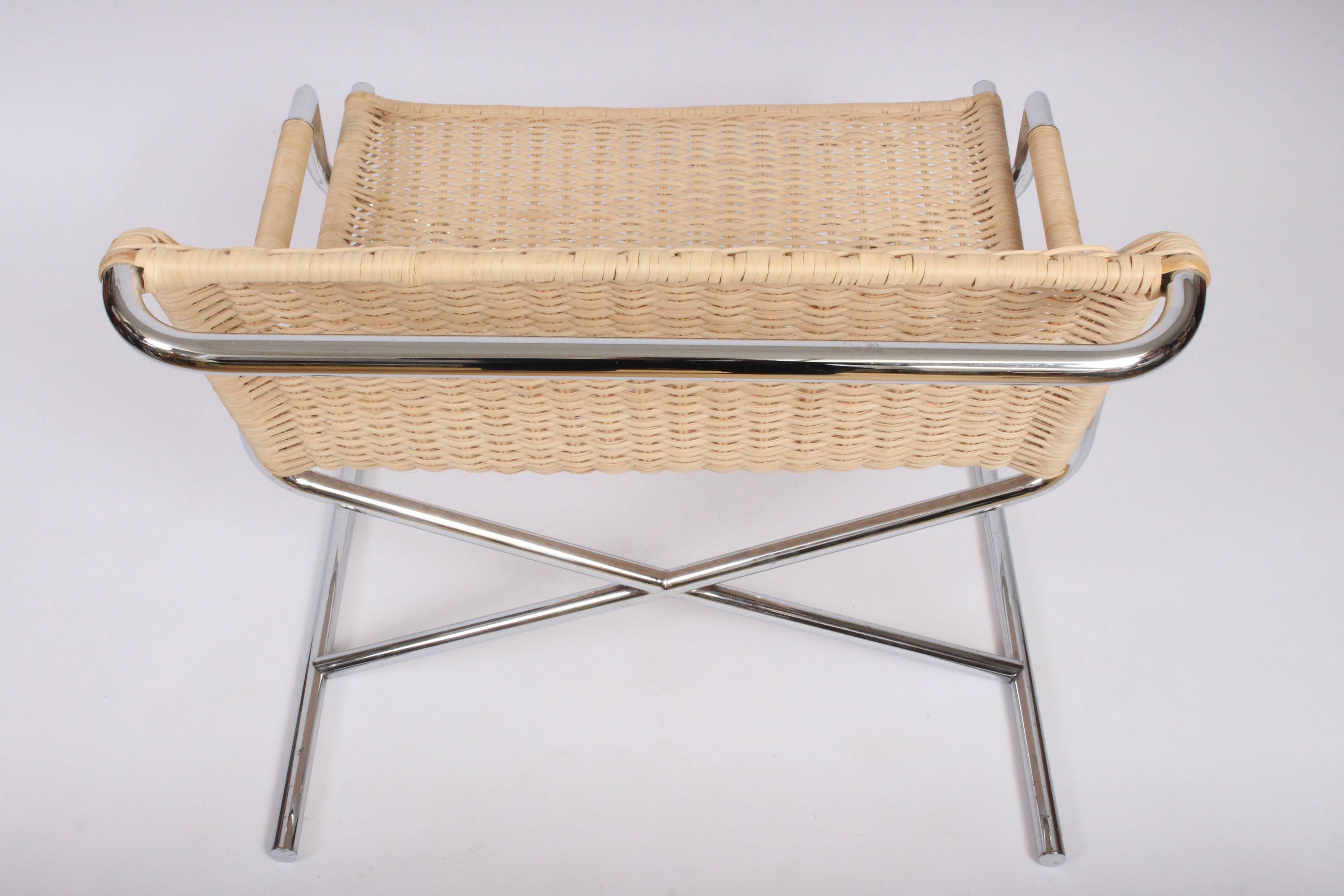 Ward Bennett für Brickell, neu lackierter „Sled“-Loungesessel mit Rohrgeflecht, um 1970  (Moderne) im Angebot