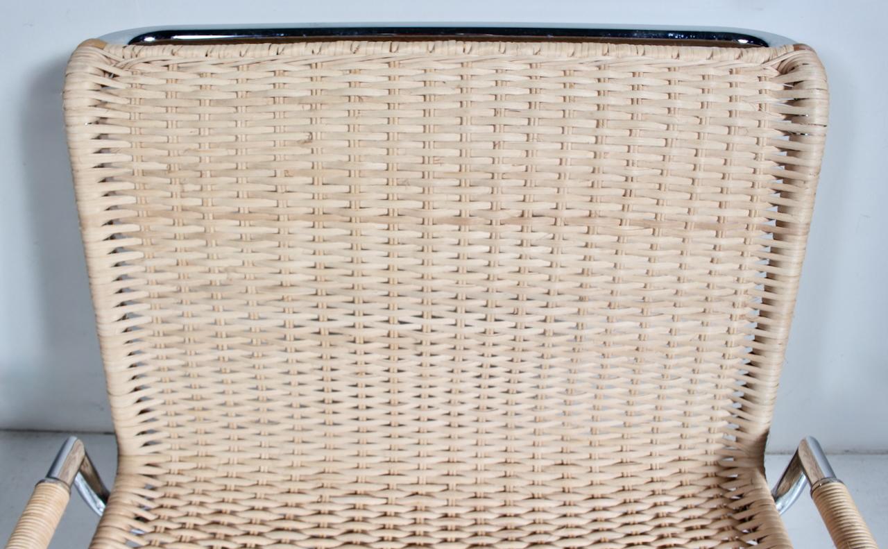 Ward Bennett für Brickell, neu lackierter „Sled“-Loungesessel mit Rohrgeflecht, um 1970 (Mitte des 20. Jahrhunderts) im Angebot