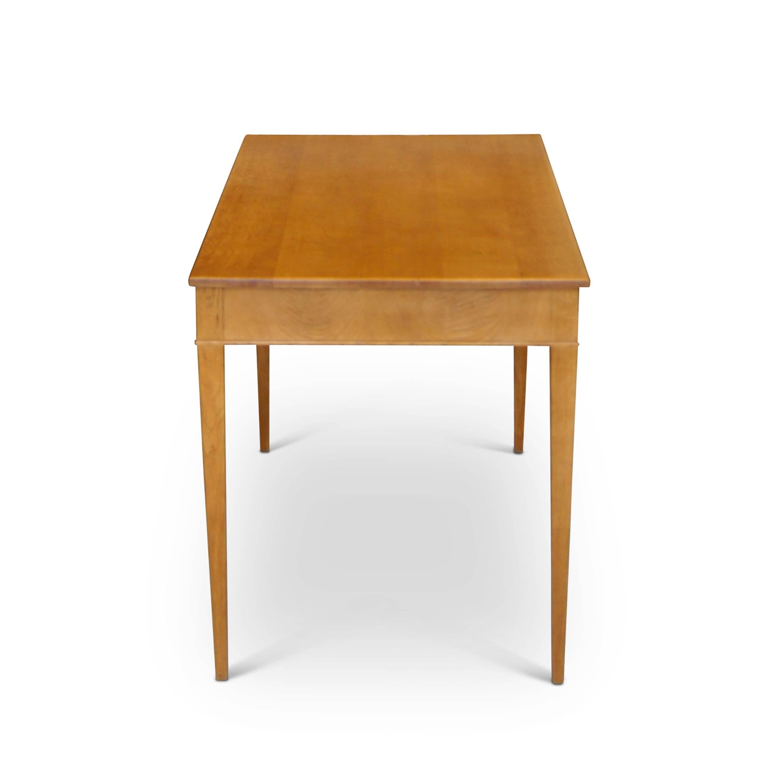 Neoclassical Desk in Oak by Frits Henningsen In Excellent Condition For Sale In New York, NY