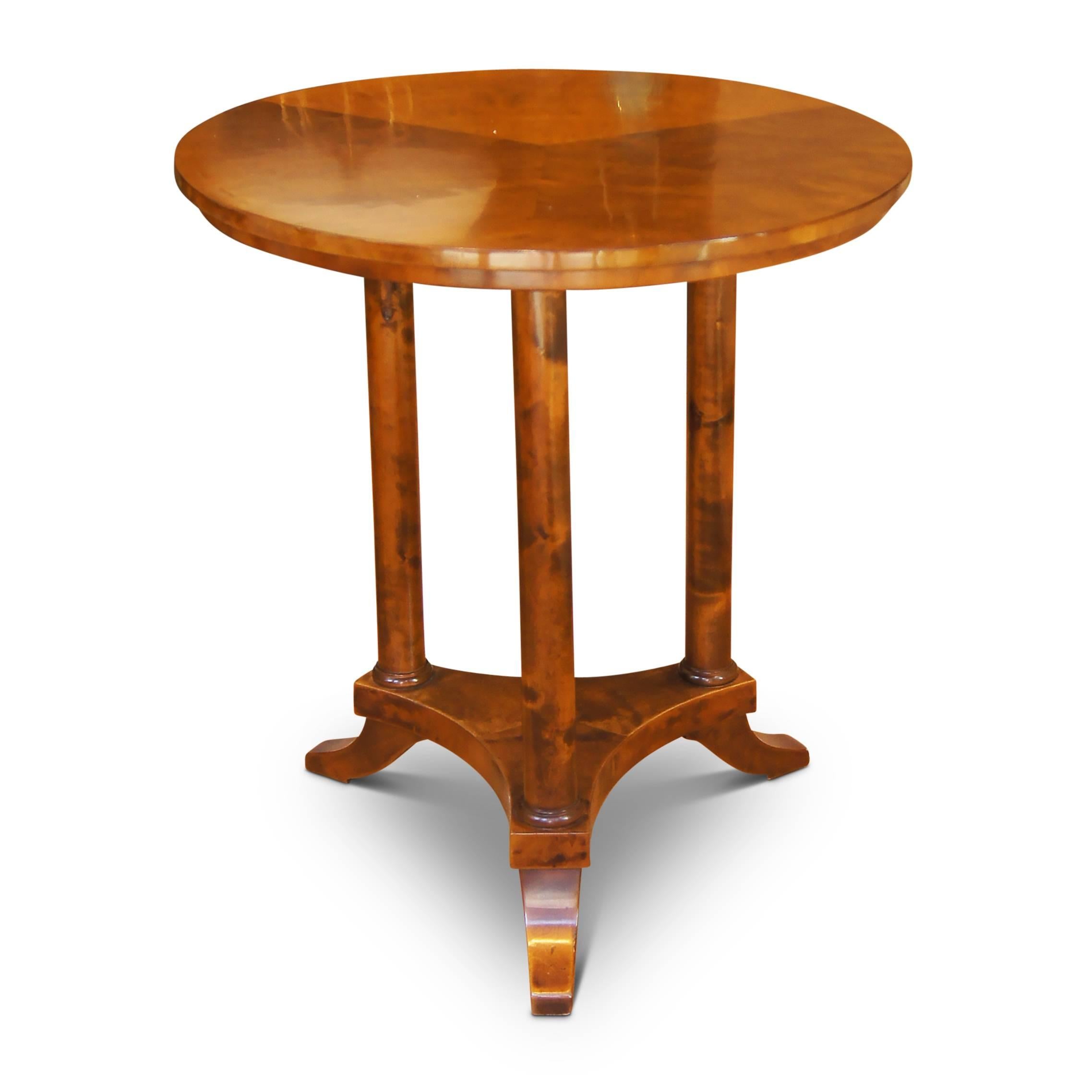 Art Deco Pair of side tables in birch by Nordiska Kompaniet attrib. to Axel Einar Hjorth For Sale
