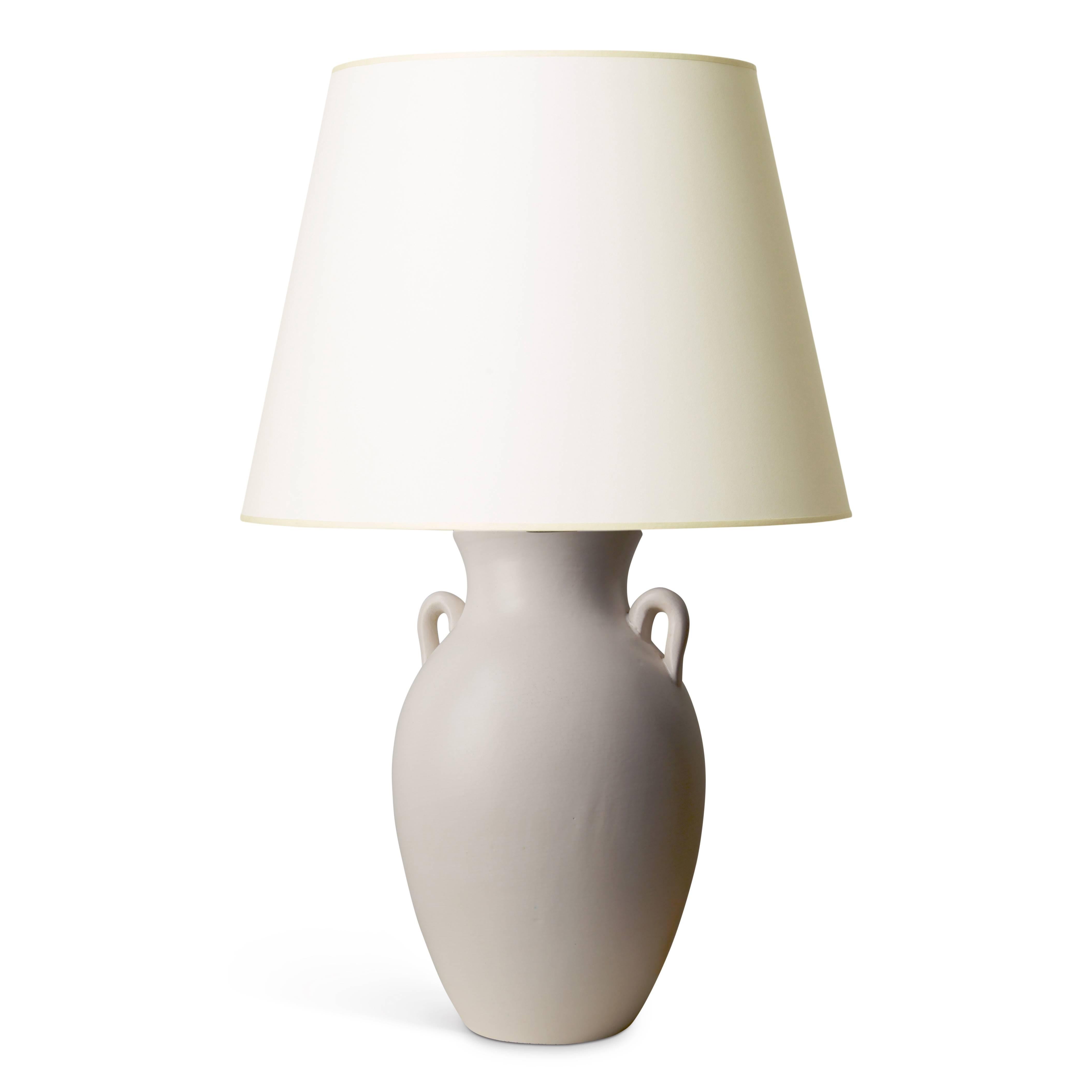 Modern Exquisite Table Lamp with Amphora Form in Ivory Eggshell Glaze by Keramos For Sale