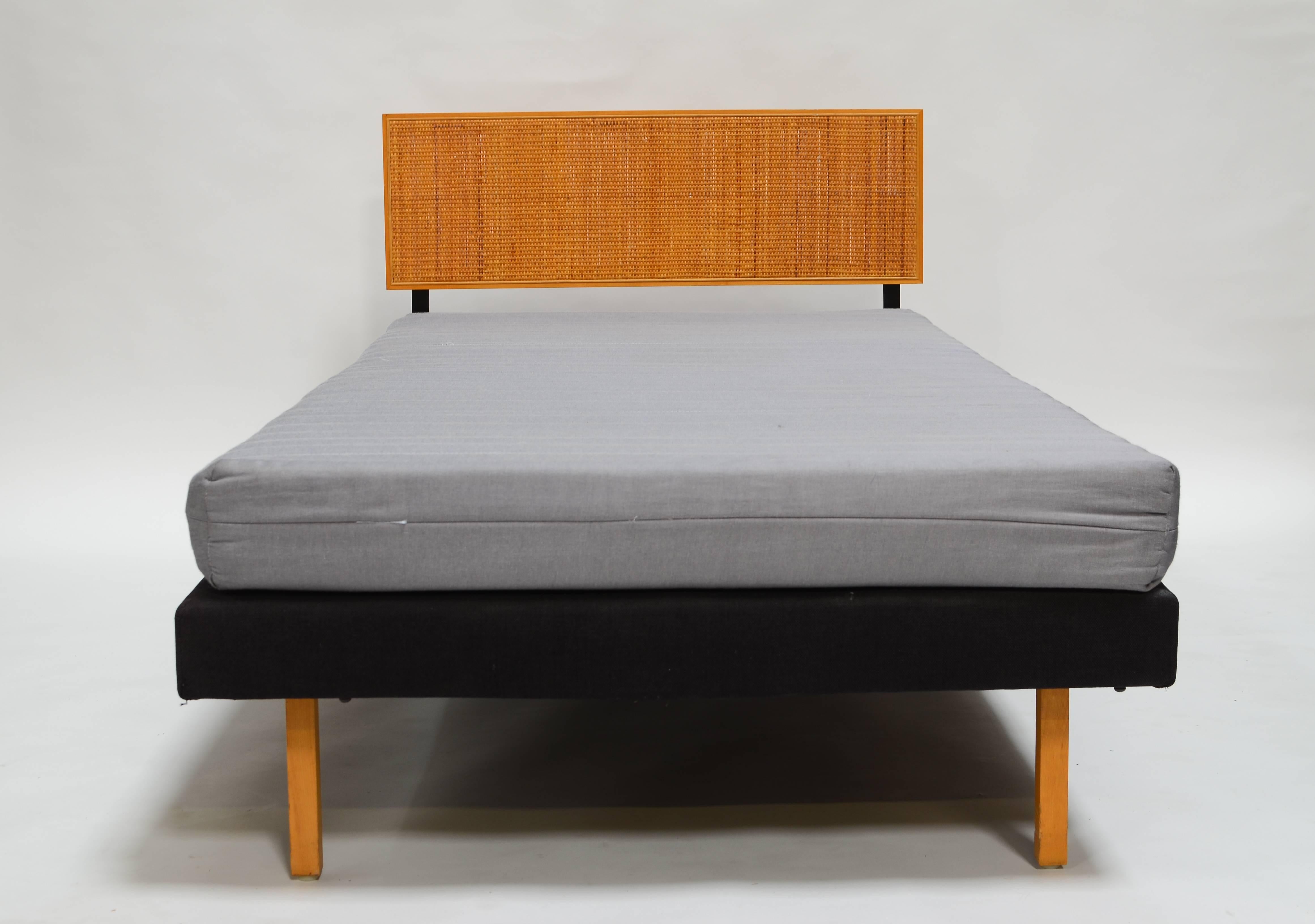 Mid-20th Century Richard Schultz Daybed for Knoll, 1960s For Sale