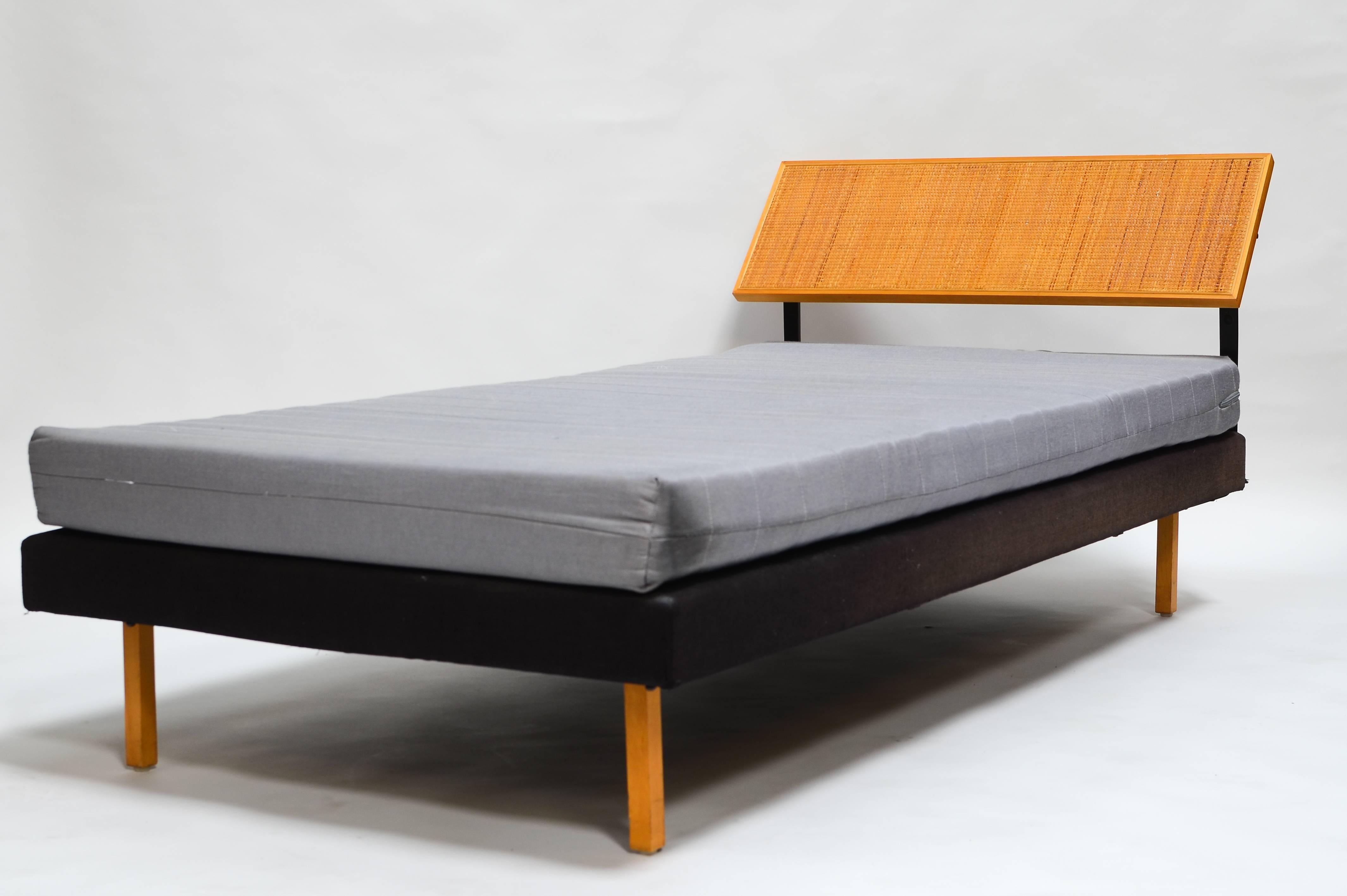 Richard Schultz Daybed for Knoll, 1960s For Sale 3