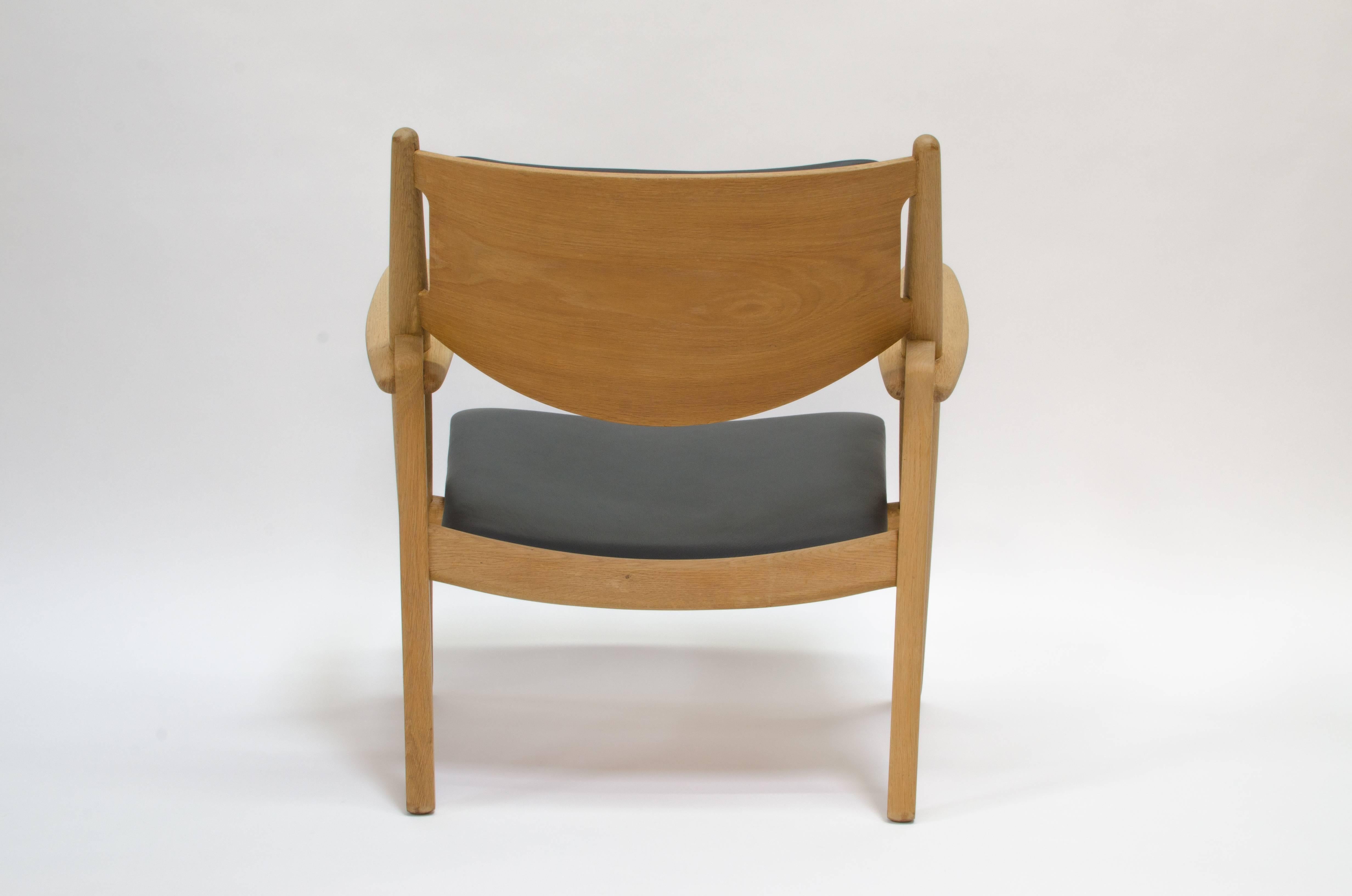 Danish Hans J. Wegner Sawbuck Lounge Chair Model CH-28, 1951 For Sale