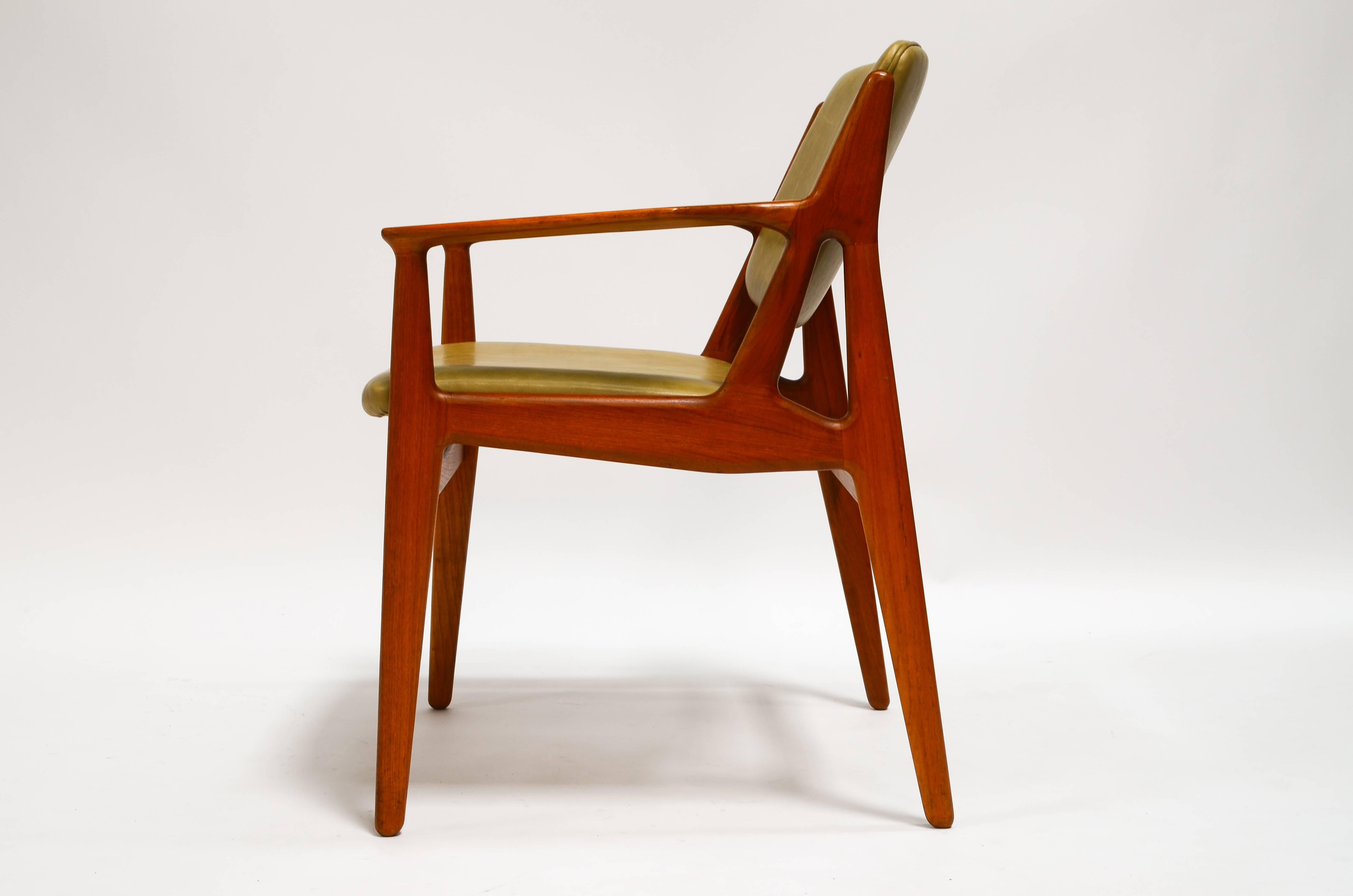 Scandinavian Modern Arne Vodder Occasional Chair for Vamo Mobefabrik For Sale