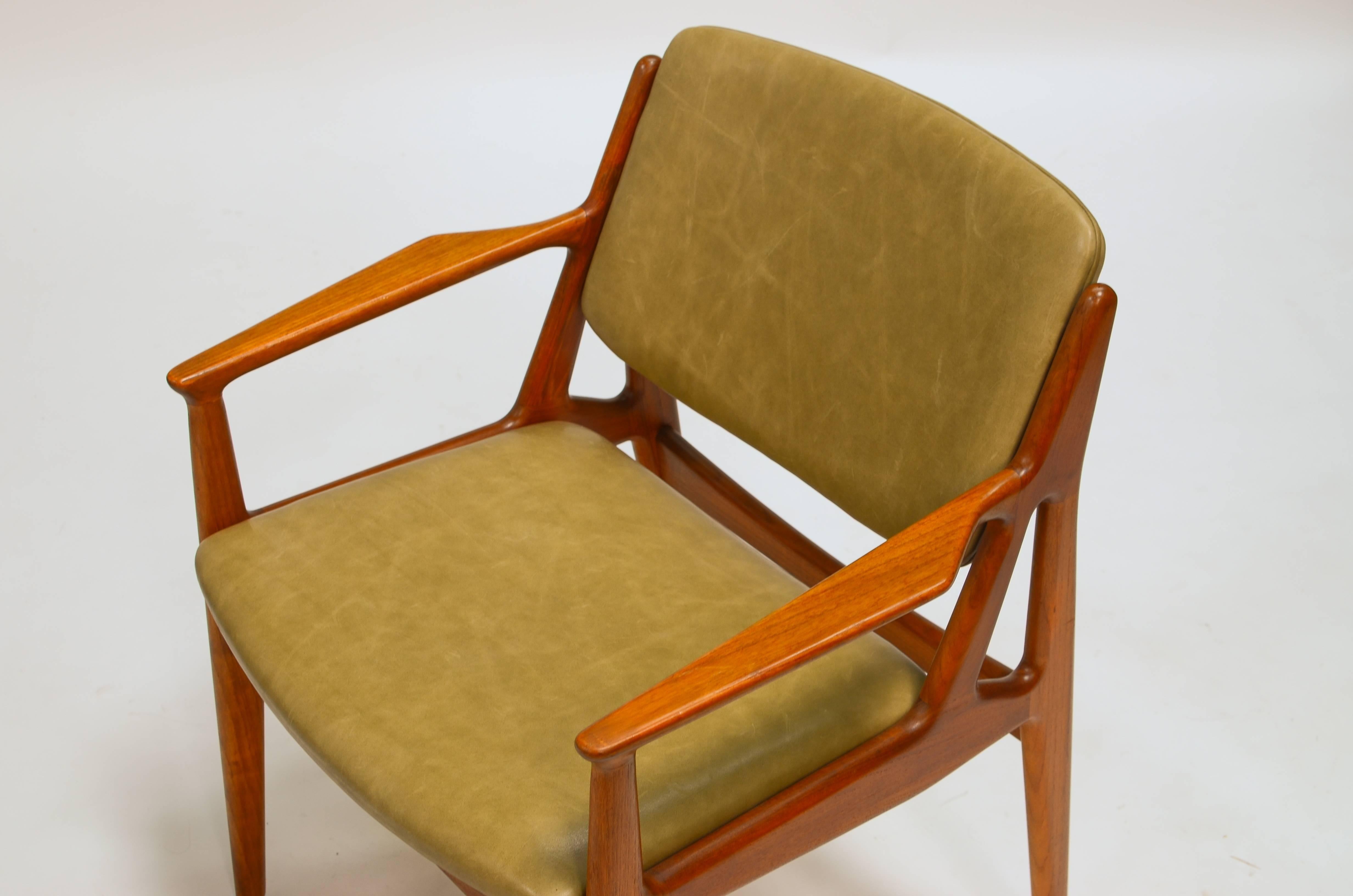Arne Vodder Occasional Chair for Vamo Mobefabrik In Excellent Condition For Sale In Berkeley, CA