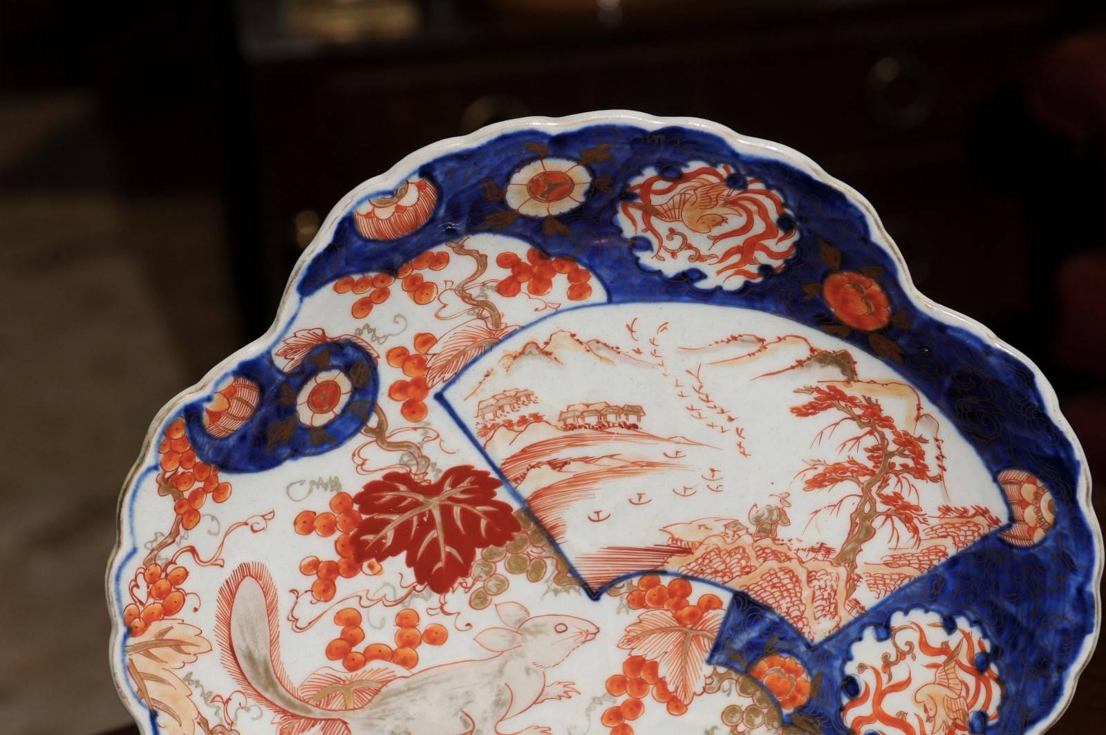 Japanese Shell Shaped Imari Plate  In Good Condition In Atlanta, GA