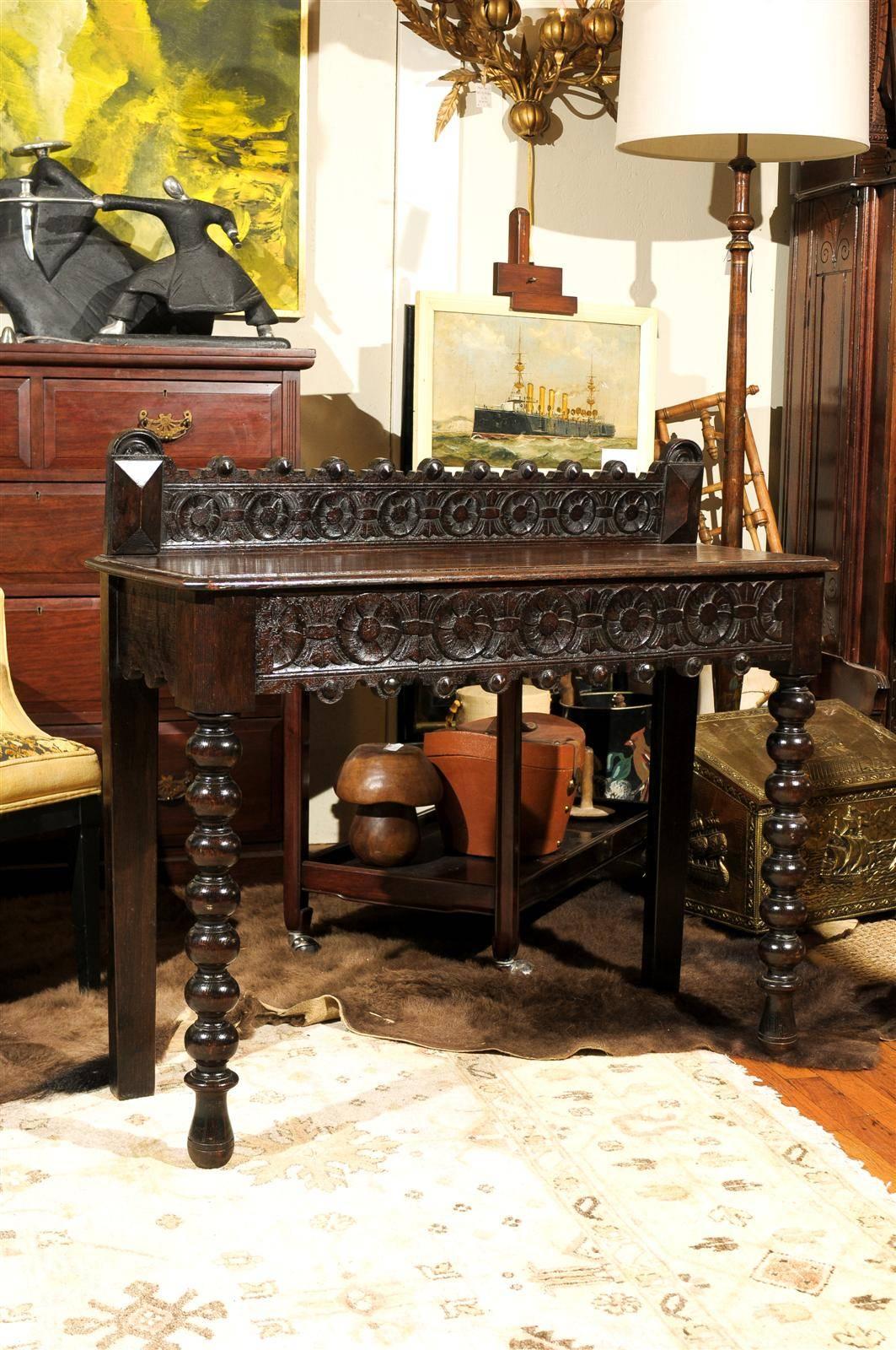 Italian Renaissance Revival Carved Oak Console Table In Good Condition In Atlanta, GA