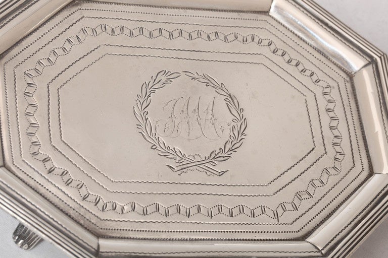 Georgian (George III) Sterling Silver Octagonal Footed Salver In Excellent Condition In New York, NY