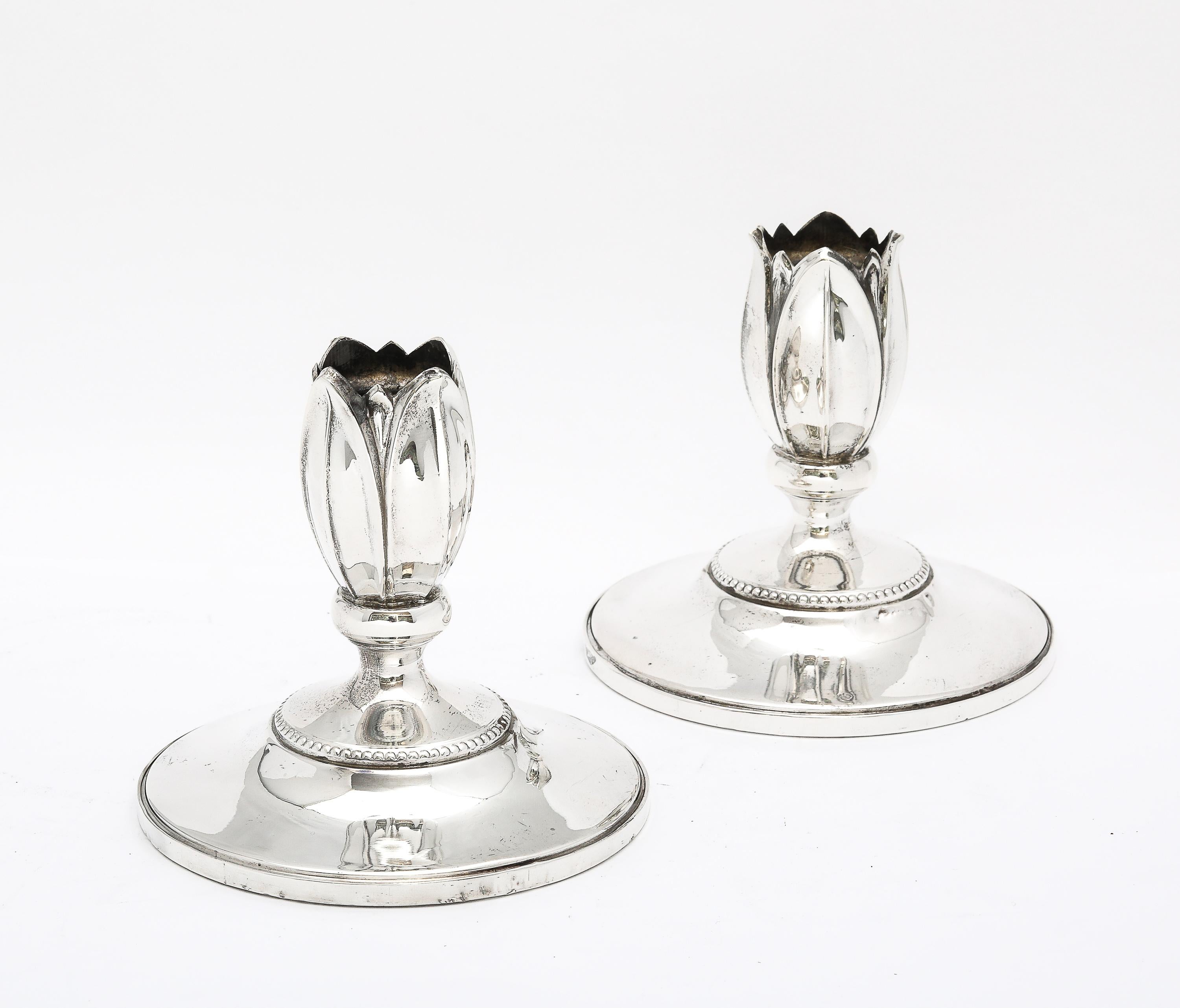 Argento 925 Coppia di candelieri a forma di fiore in argento sterling in stile Art Nouveau in vendita