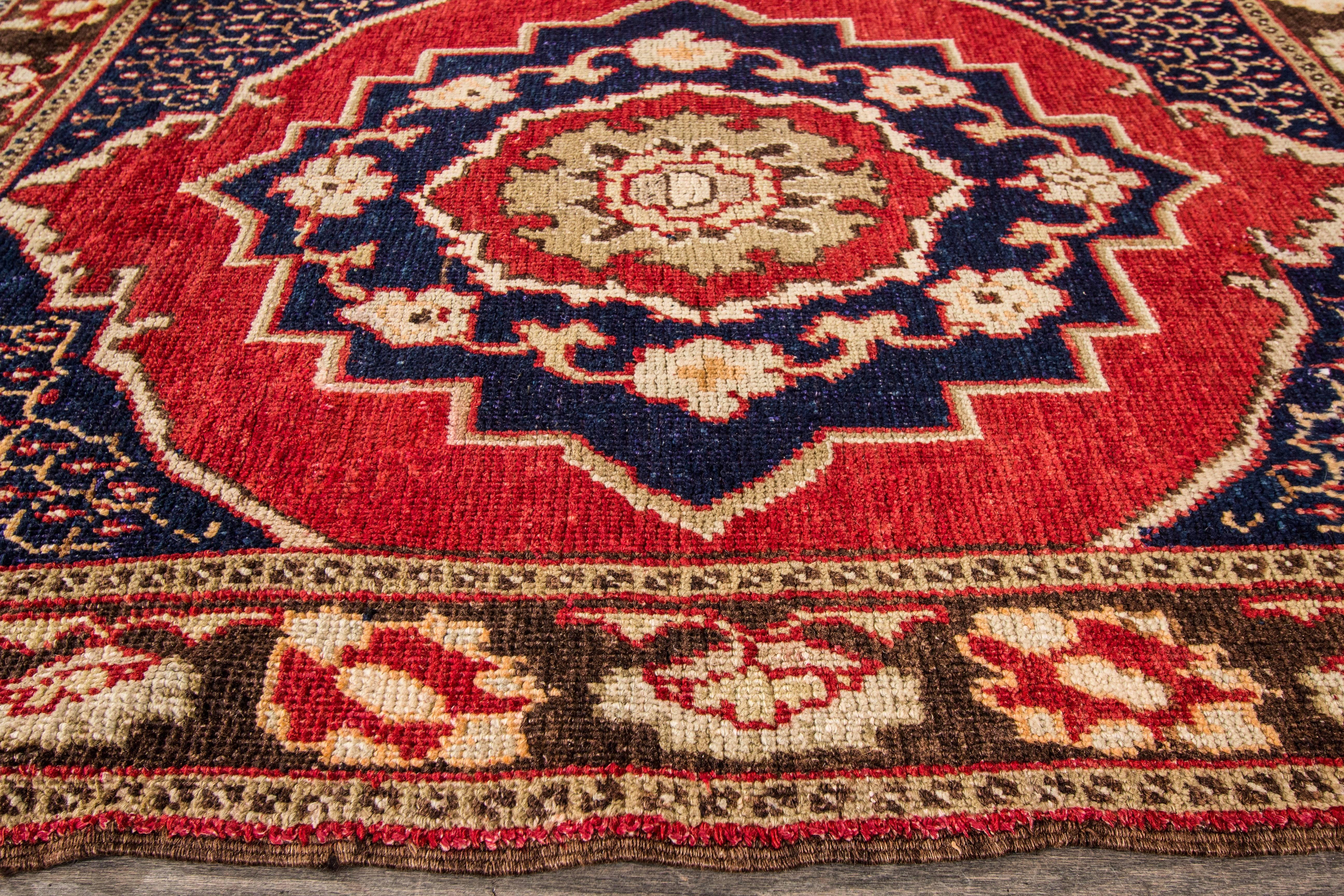 Vintage Anatolian In Excellent Condition For Sale In Norwalk, CT