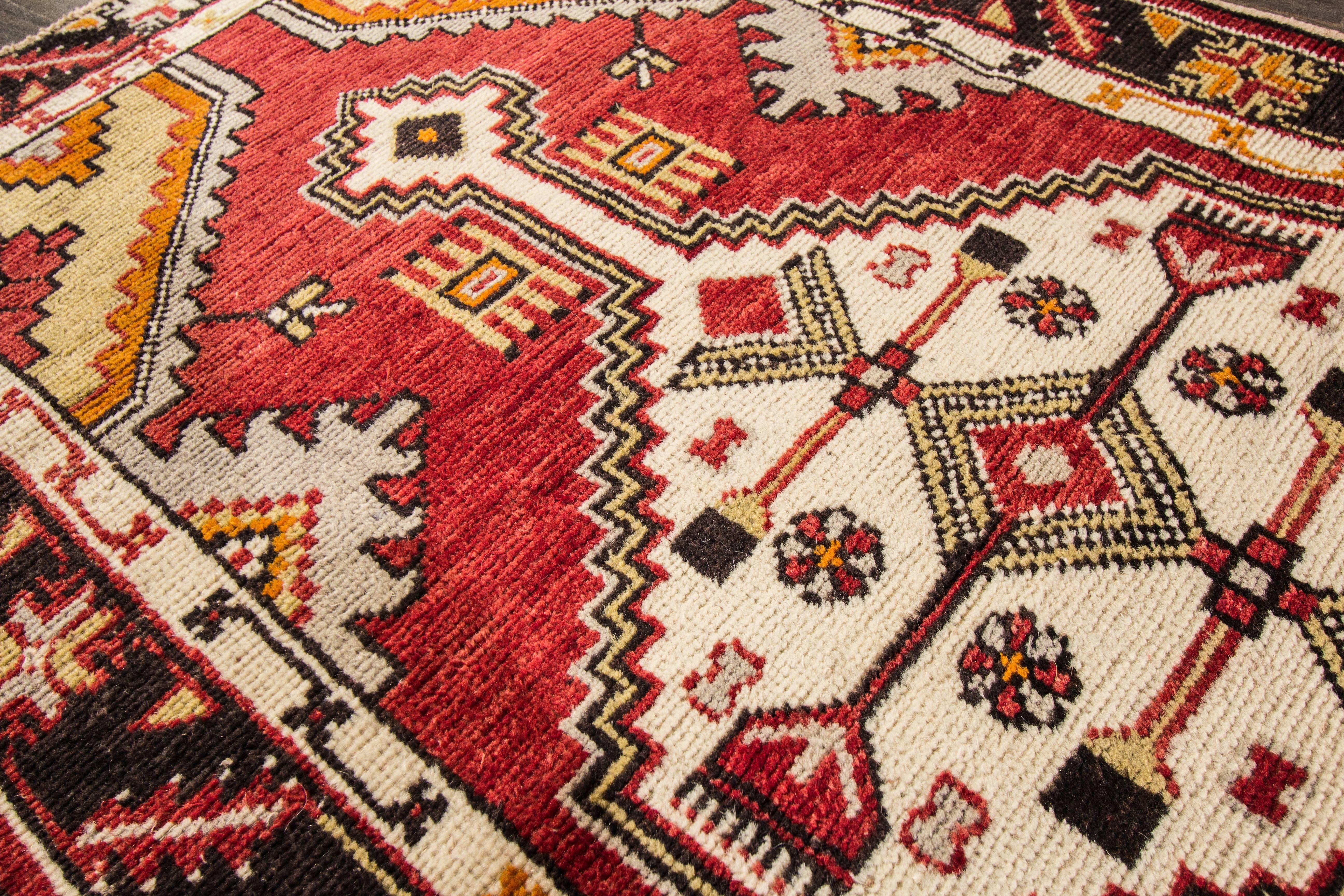 Anatolischer Teppich, 2'9 Zoll