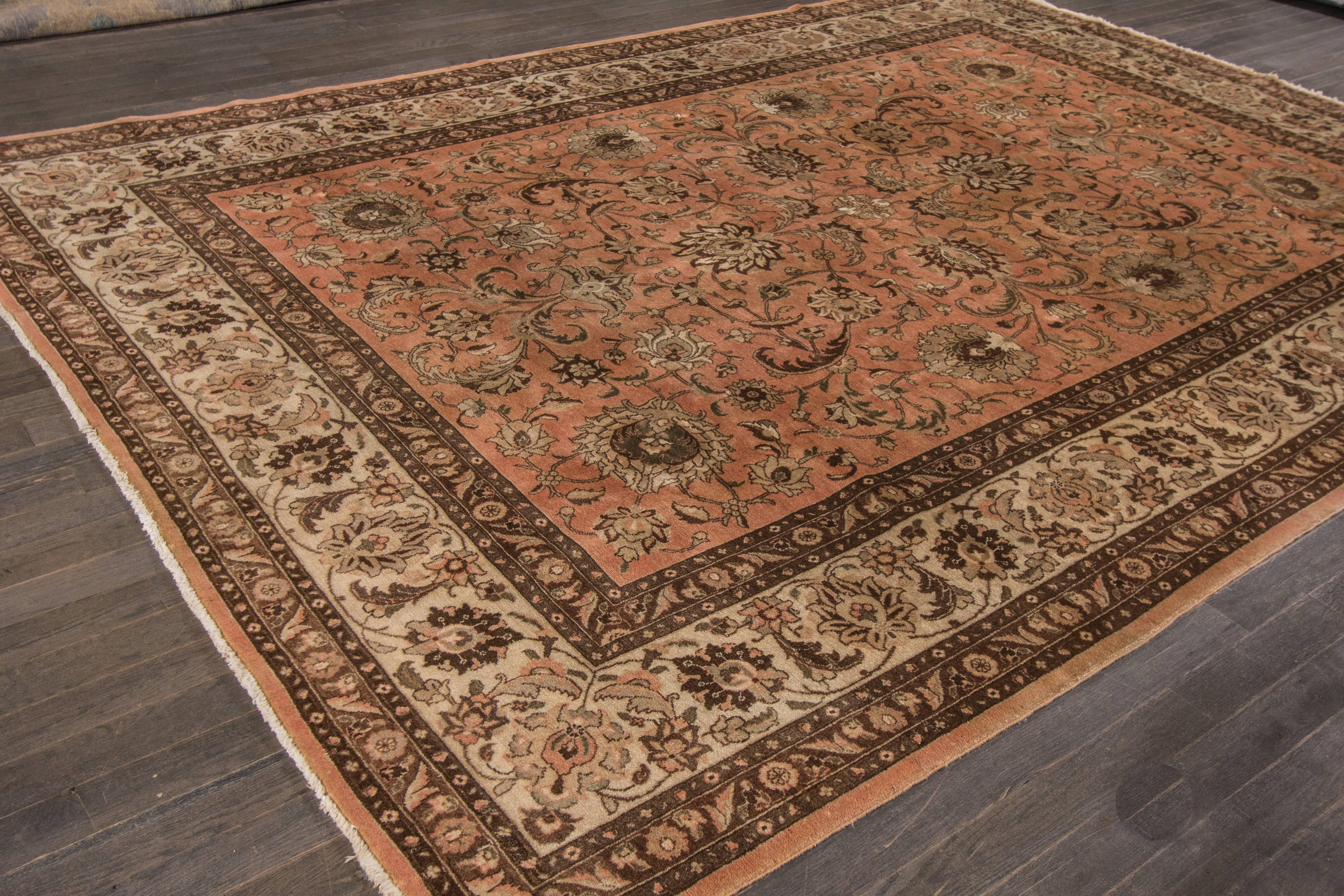 Lovely Nice Vintage Tabriz Rug In Good Condition For Sale In Norwalk, CT