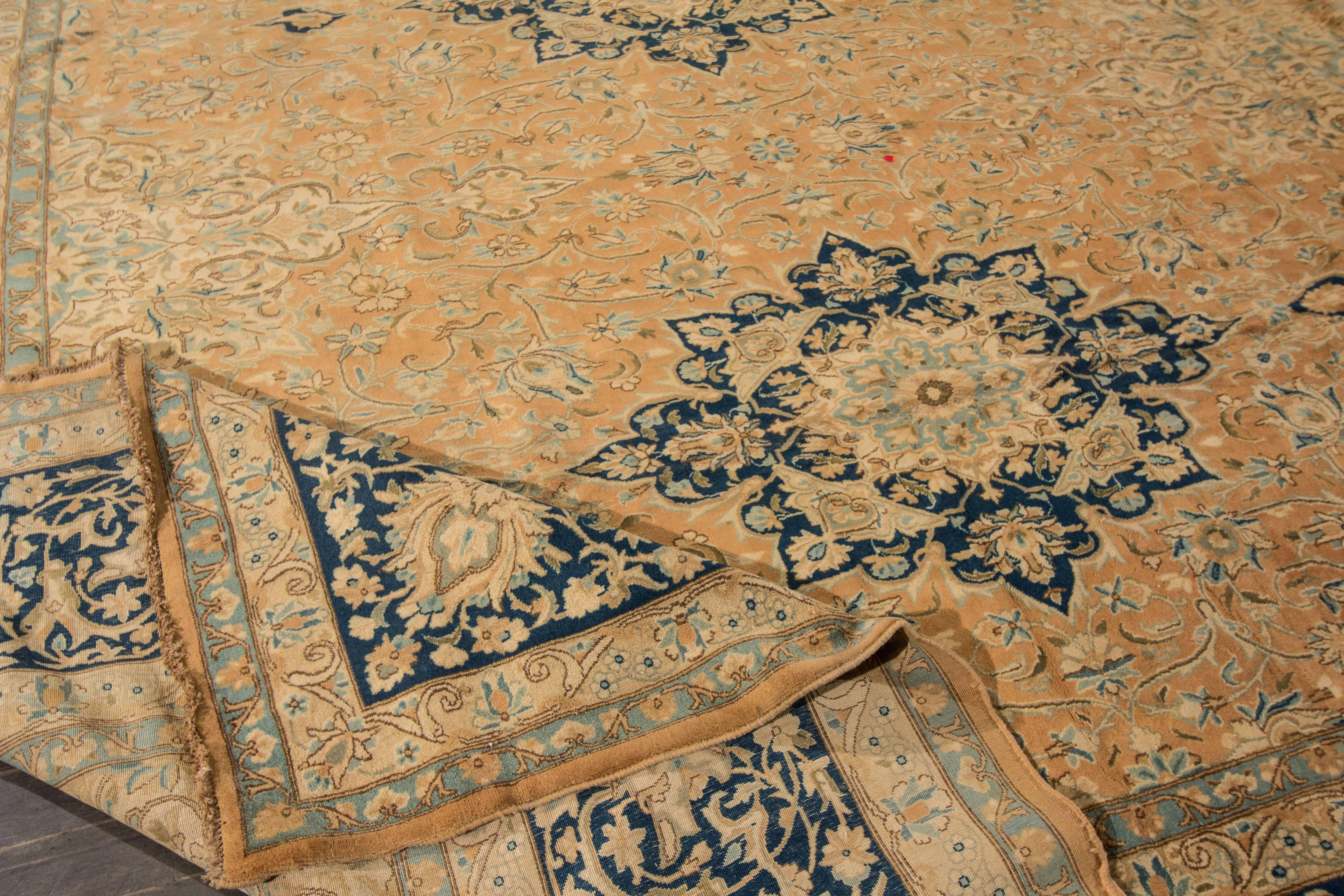 Measures: 12'.2 x 17'.6.
This beautiful hand-knotted design rug will make your floor look splendid. This collection is made in wool.