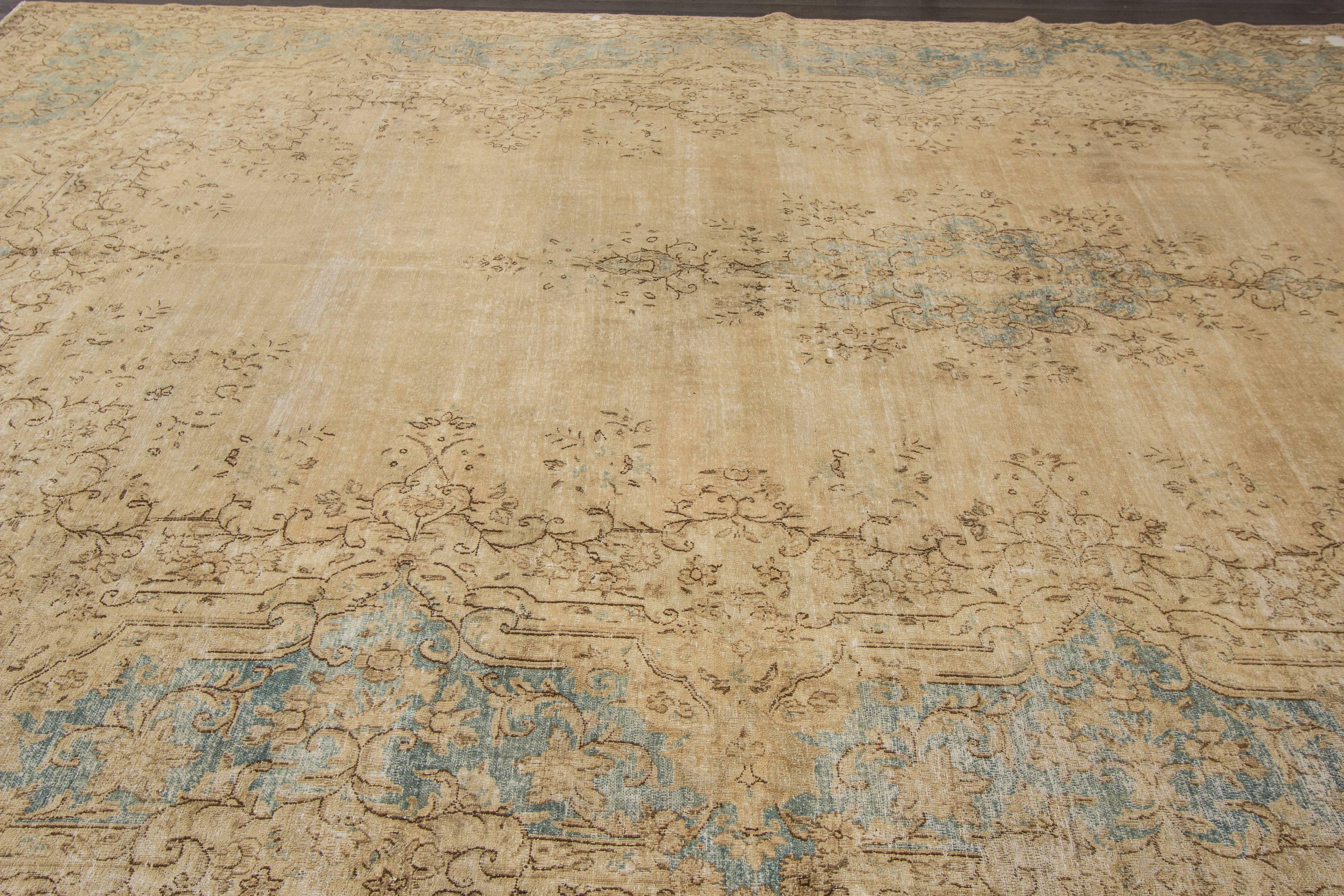 Simply Beautiful Antique Kerman Rug In Excellent Condition For Sale In Norwalk, CT