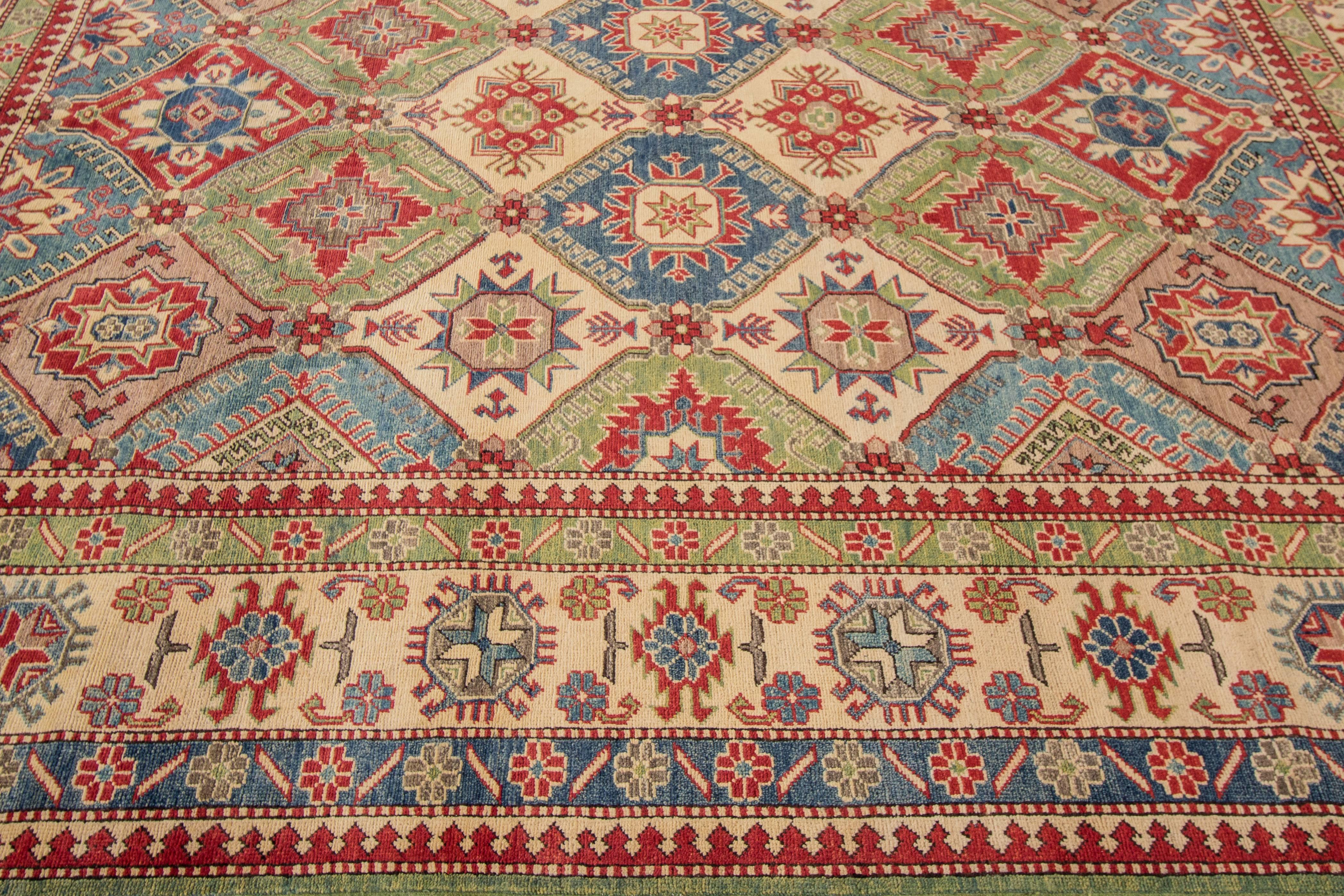 Measures: 8' x 9'.10
This beautiful hand-knotted design rug will make your floor look splendid. This collection is made in wool.