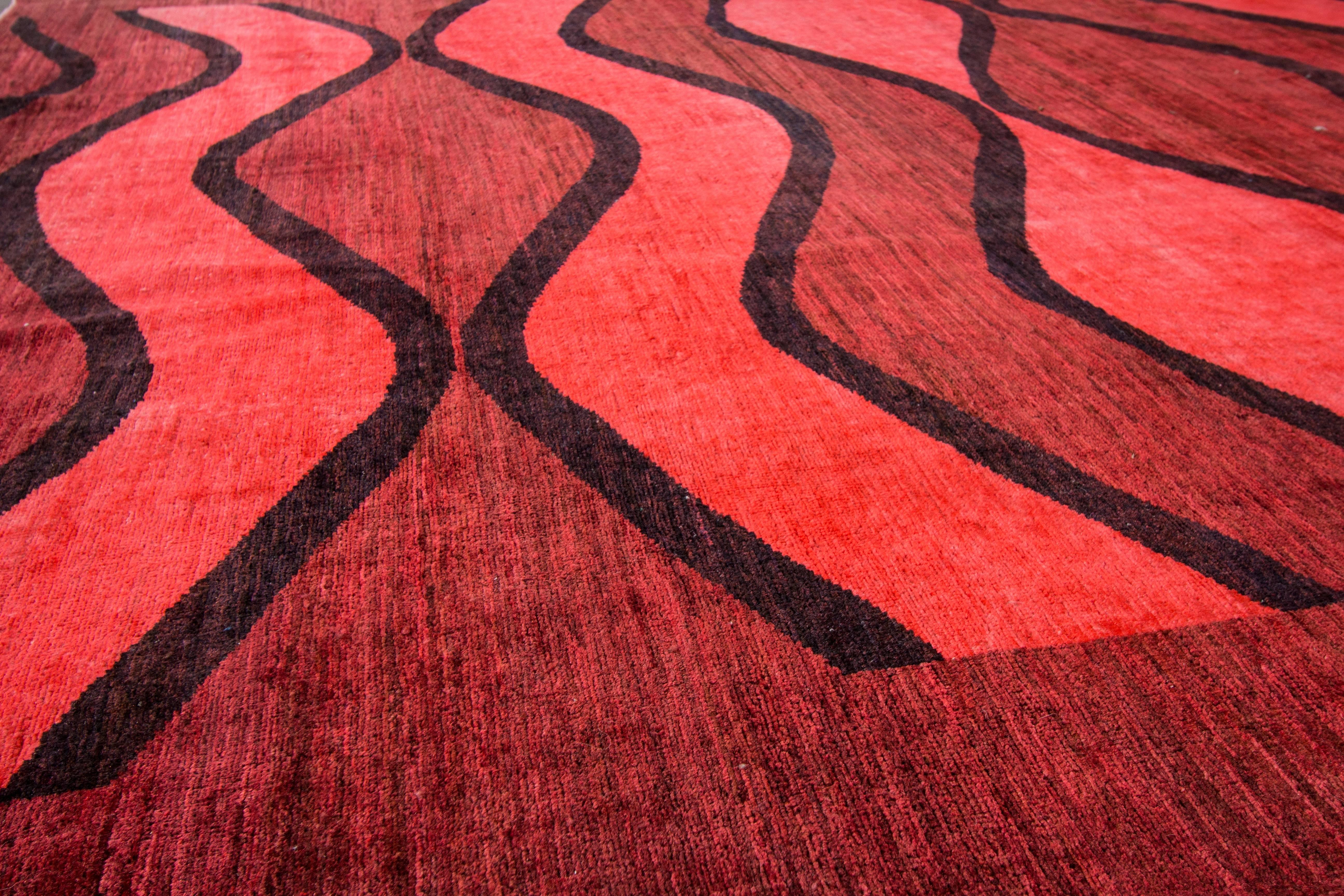 Indischer überzogener Teppich des 21. Jahrhunderts 1,24 m x 2,13 m im Zustand „Gut“ im Angebot in Norwalk, CT