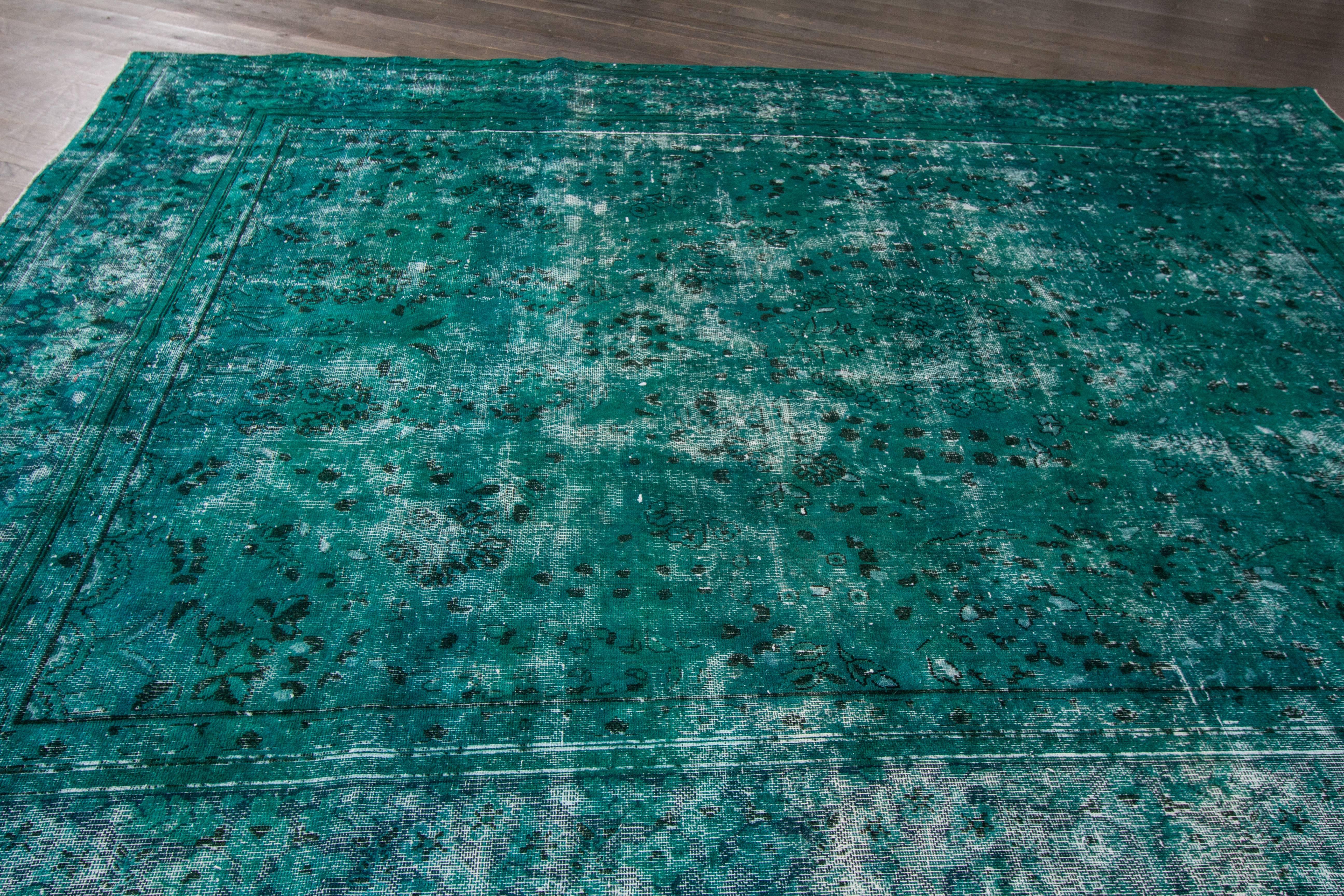 This beautiful vintage distressed over dyed hand-knotted design rug will make your floor look splendid. This collection is made in wool. Its measures are: 8'.6 x 11'.2
this vintage distressed over dyed rug was made in Pakistan.