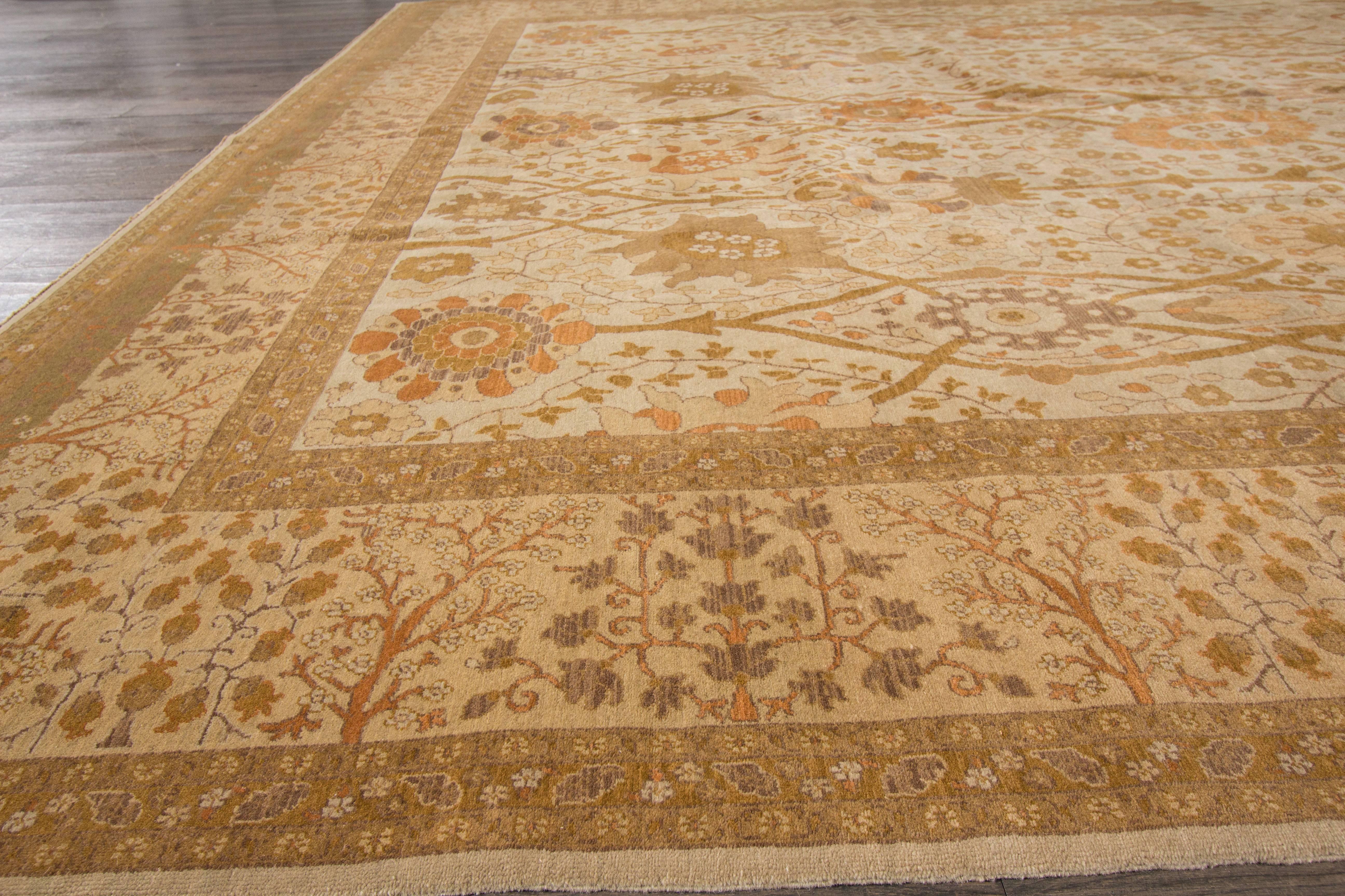 Persischer Täbriz-Teppich im Zustand „Hervorragend“ im Angebot in Norwalk, CT