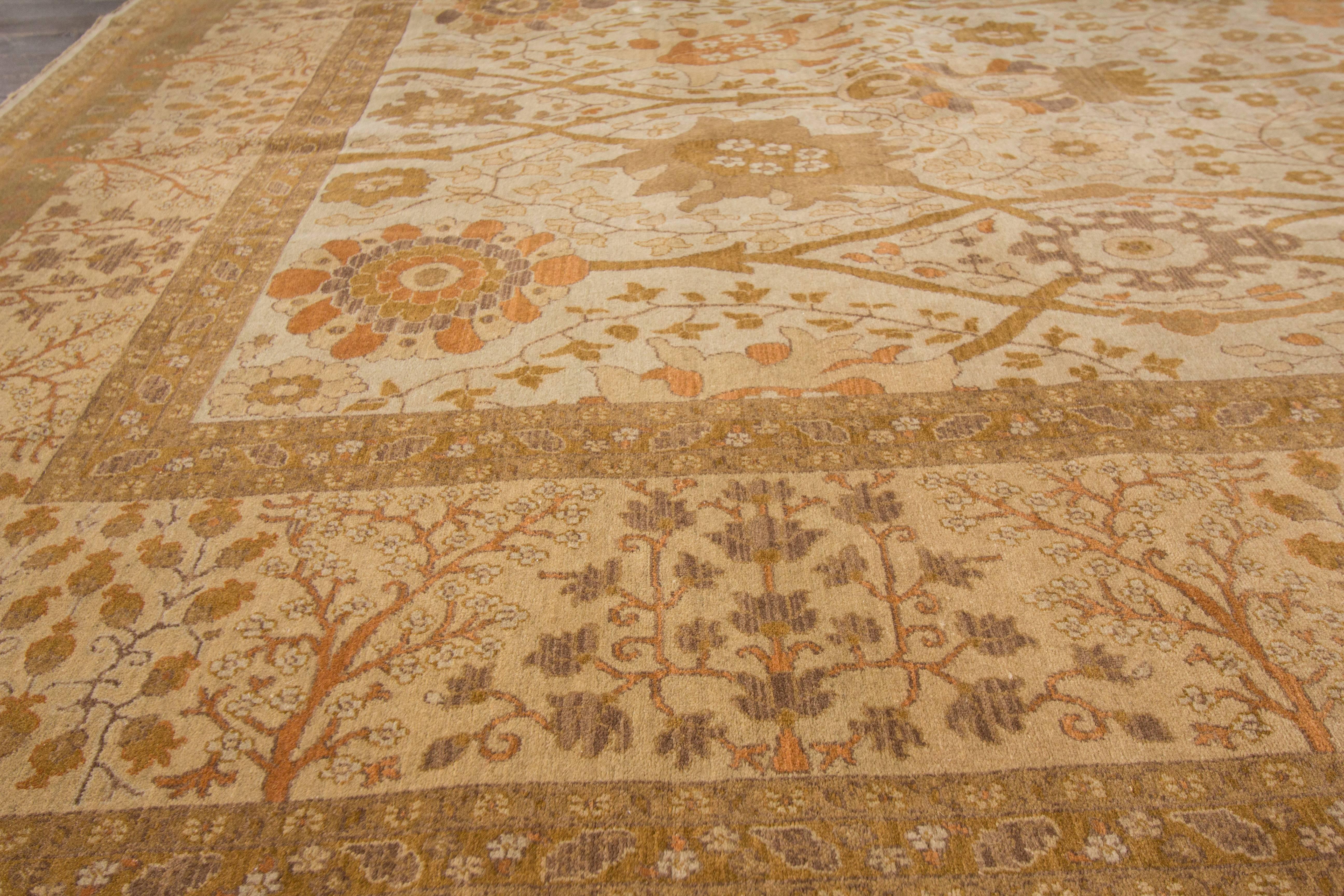 Persischer Täbriz-Teppich (Mitte des 20. Jahrhunderts) im Angebot