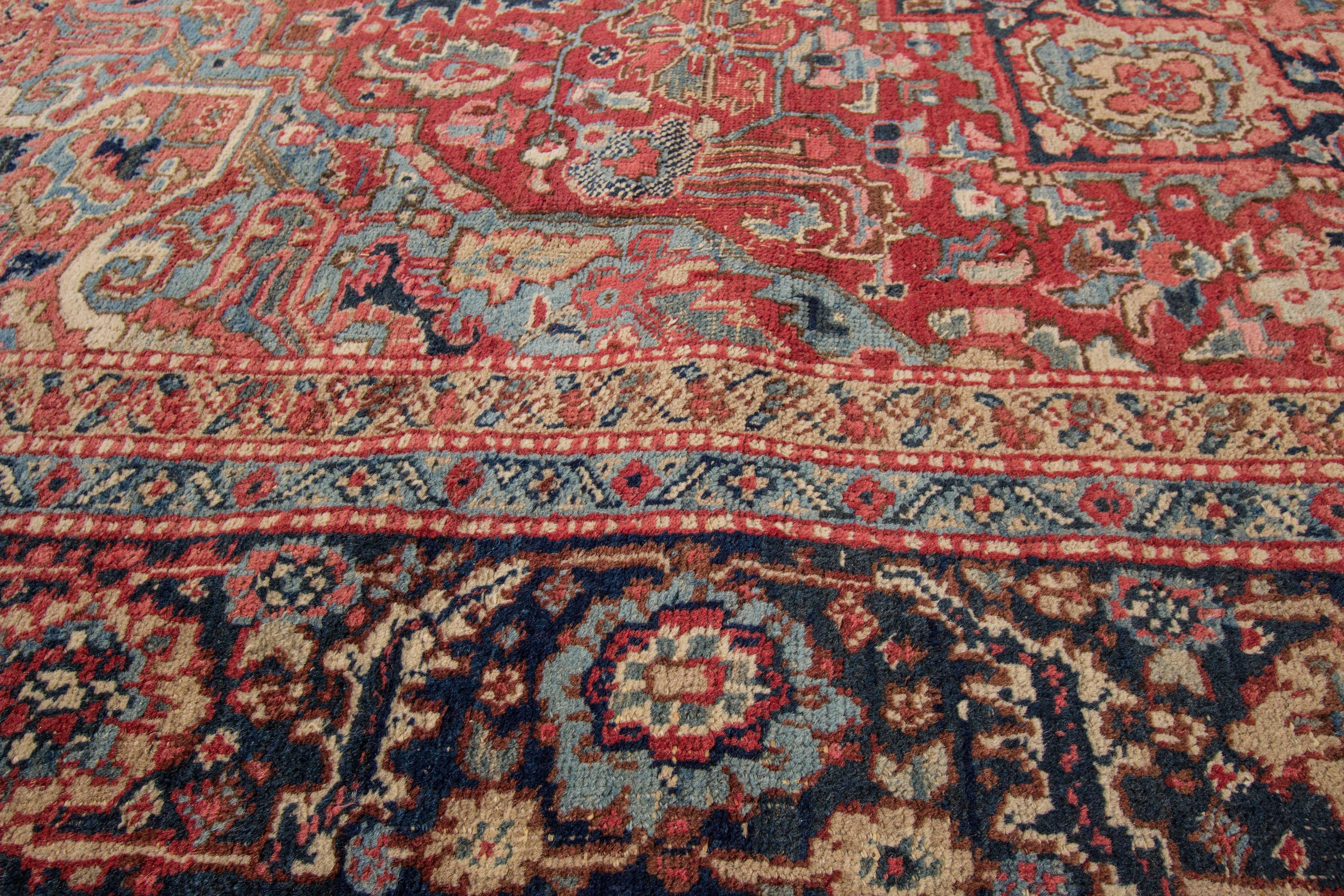 This beautiful antique Persian Heriz hand-knotted design rug. This collection is made in wool. It's measures are: 7'4'' x 10'9''
This antique Persian Heriz rug was made in Iran.