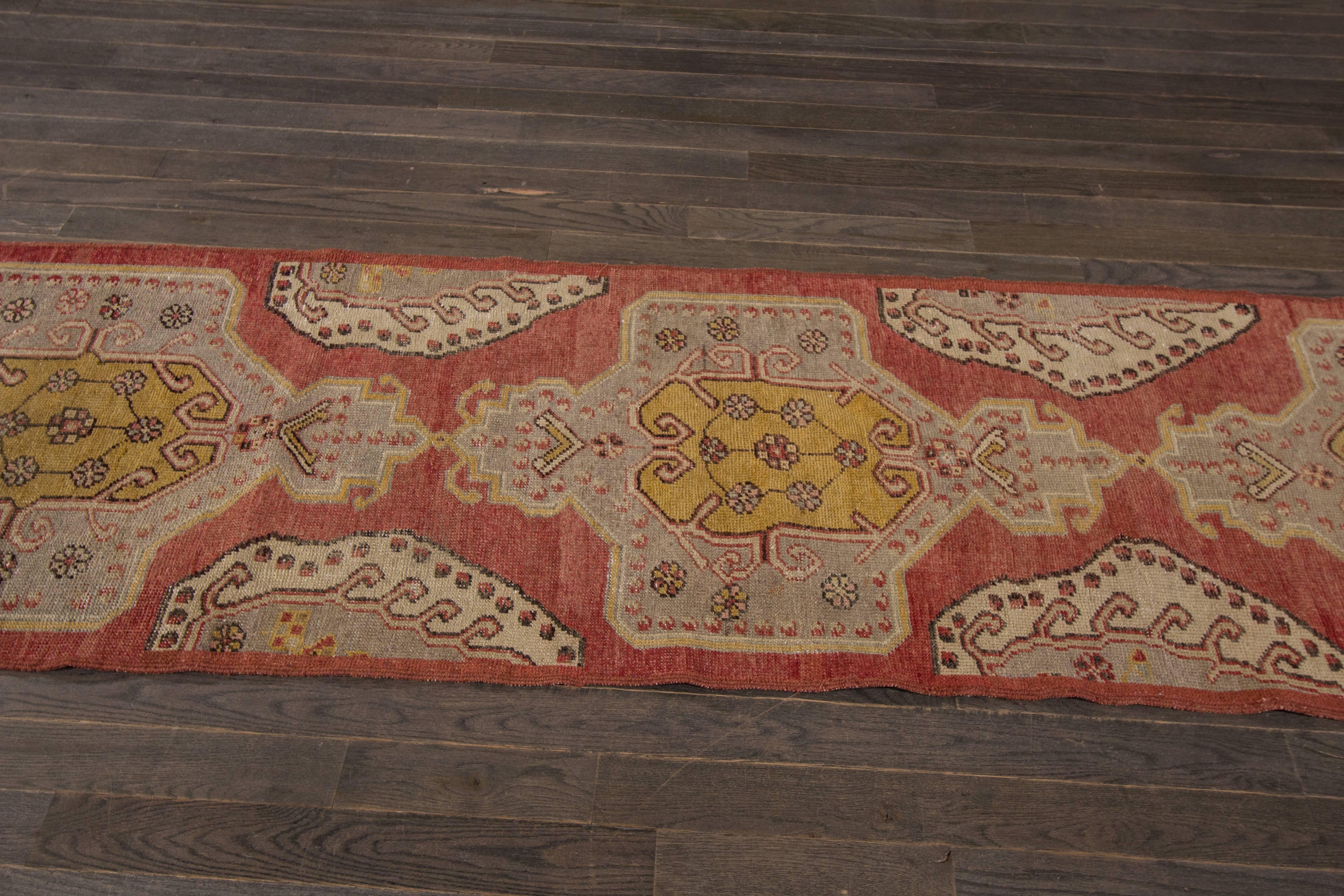 This beautiful vintage Turkish Anatolian hand-knotted design rug will make your floor look splendid. This collection is made in wool. It's measures are: 2'.6 x 7'.8
This vintage Turkish Anatolian rug was made in Turkey.