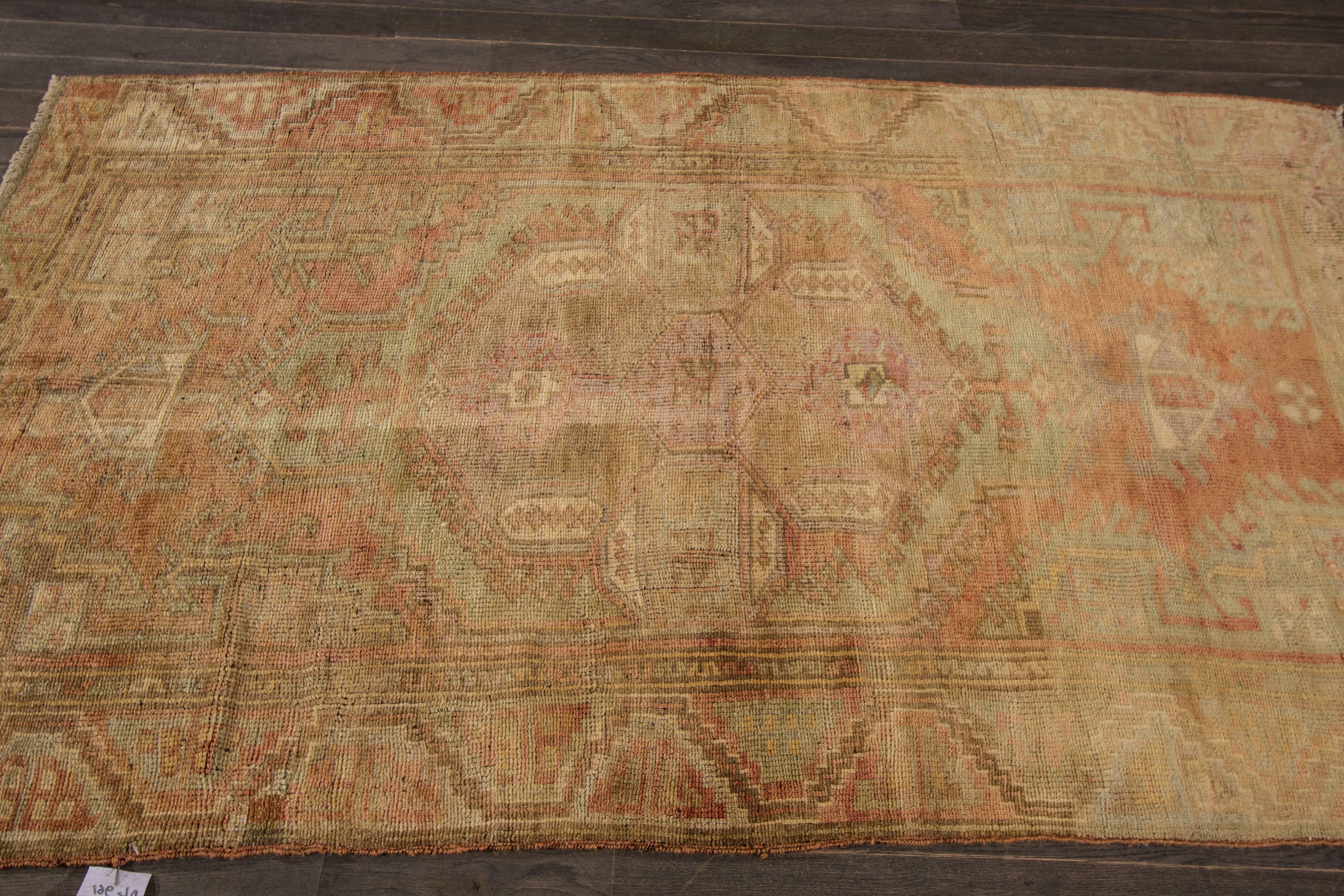 This beautiful vintage Turkish Anatolian hand-knotted design rug will make your floor look splendid. This collection is made in wool. It's measures are: 3'.10 x 6'.2
This vintage Turkish Anatolian rug was made in Turkey.