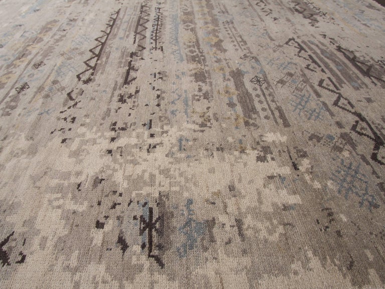 21st Century Contemporary Abstract Gray/Silver Indian Rug For Sale at