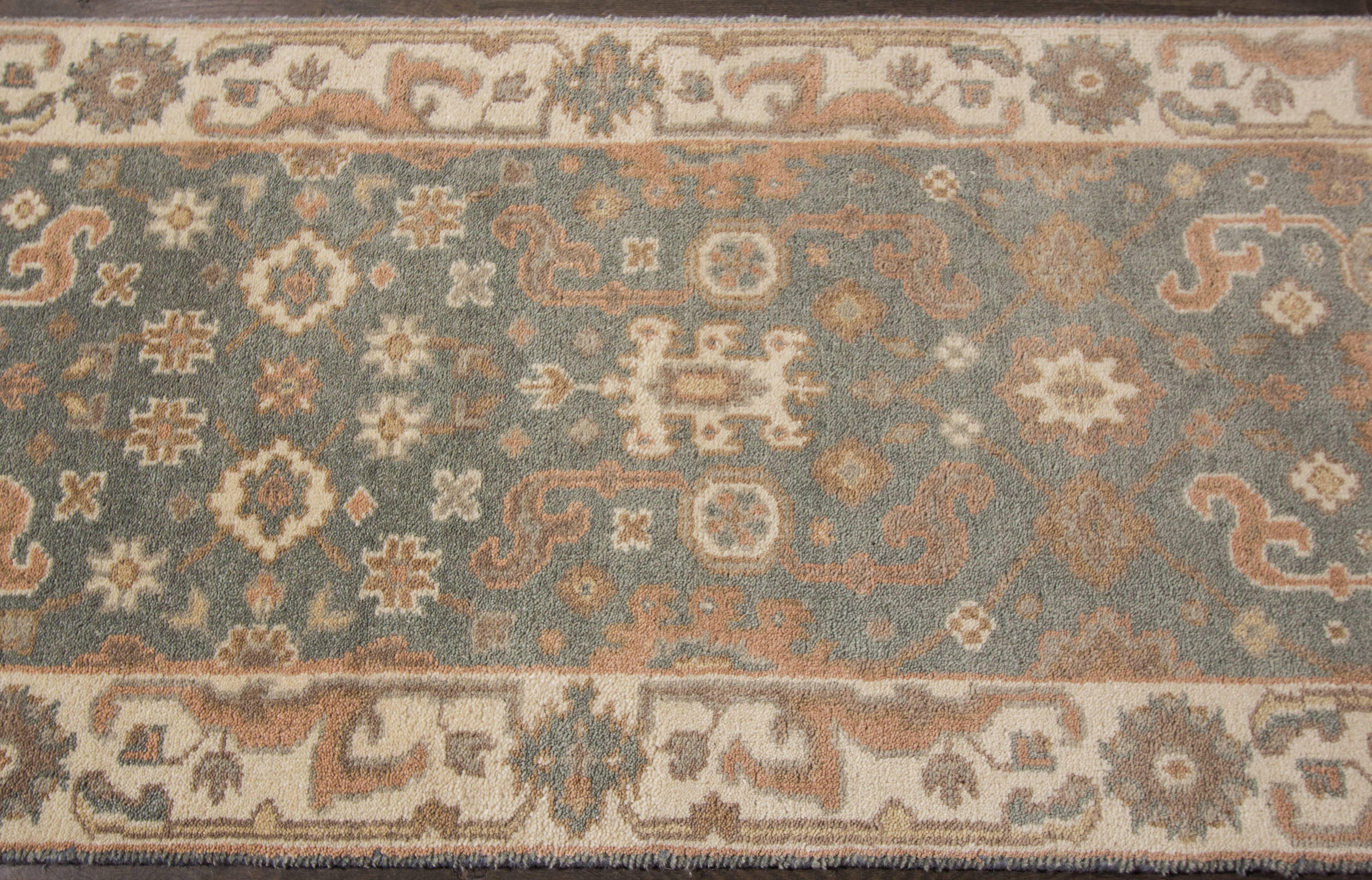 Hand-Knotted 21st Century Oushak Style Rug For Sale
